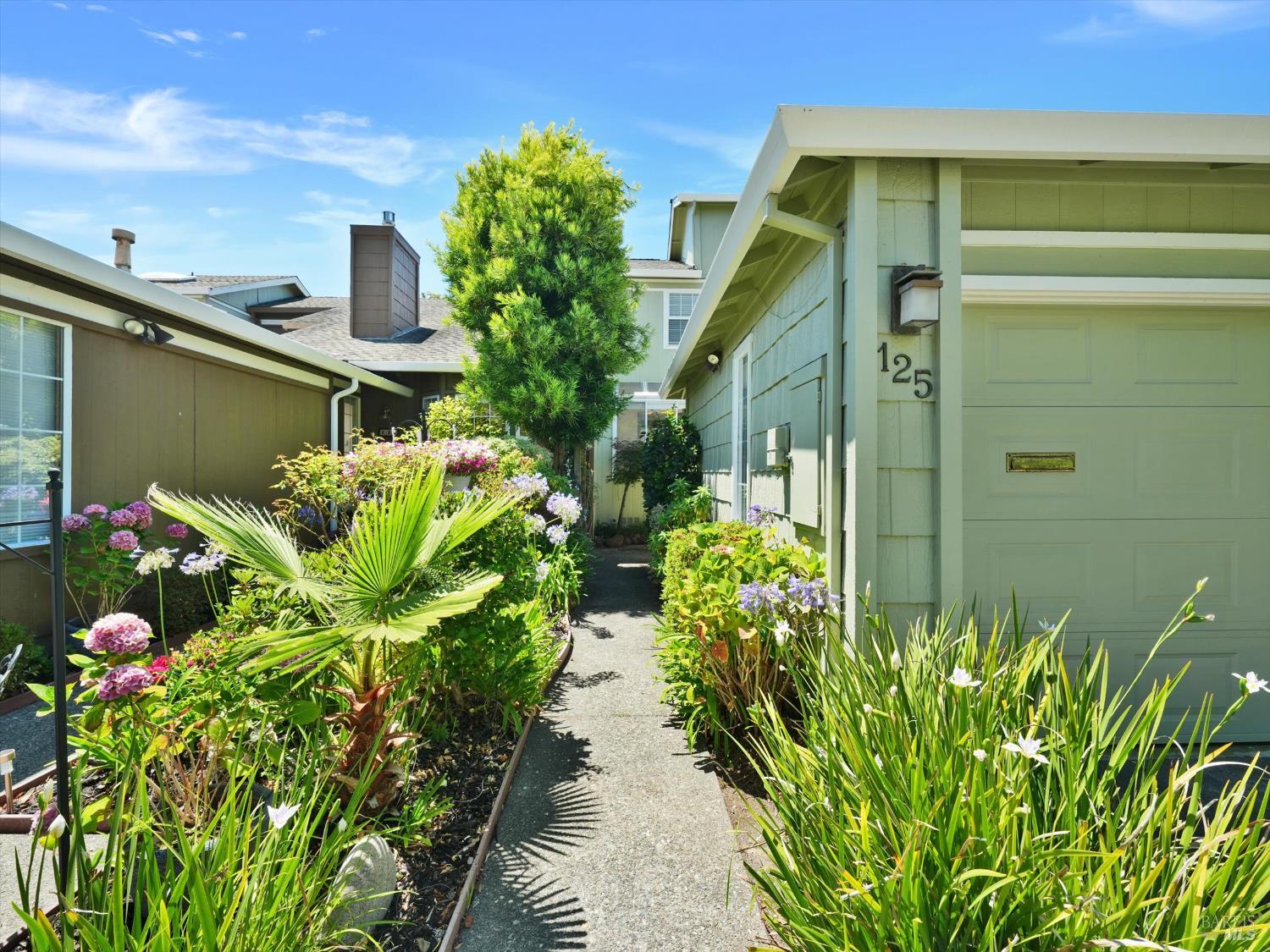 Detail Gallery Image 19 of 69 For 125 Spinnaker Point Dr, San Rafael,  CA 94901 - 2 Beds | 2 Baths