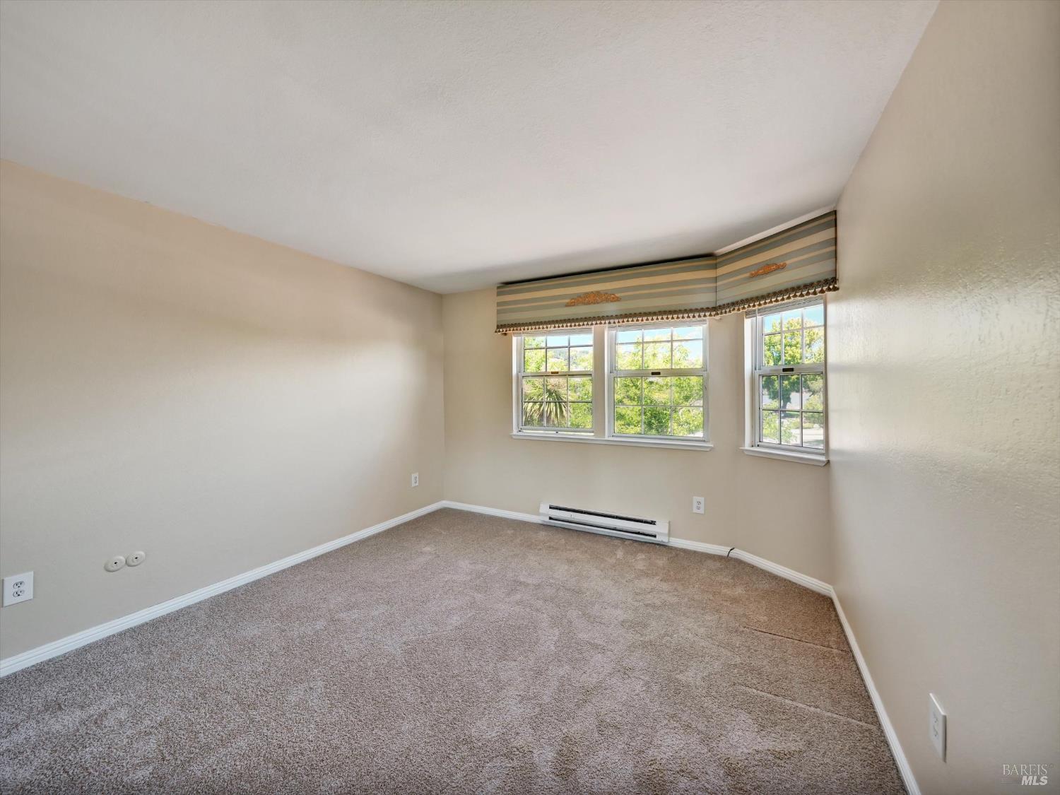 Detail Gallery Image 37 of 69 For 125 Spinnaker Point Dr, San Rafael,  CA 94901 - 2 Beds | 2 Baths