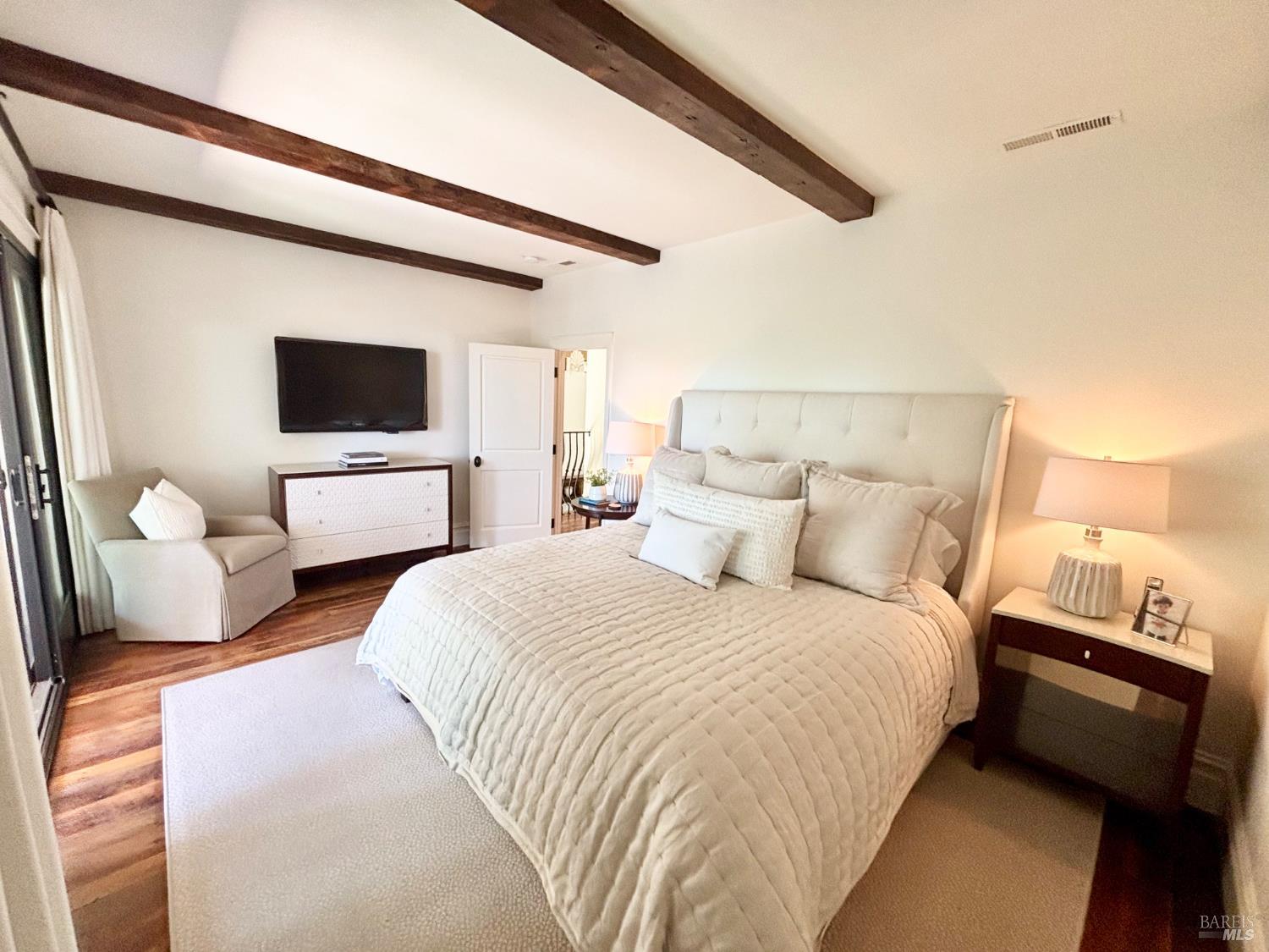 Detail Gallery Image 14 of 31 For 1700 Howell Mountain Rd, Saint Helena,  CA 94574 - 5 Beds | 4/1 Baths