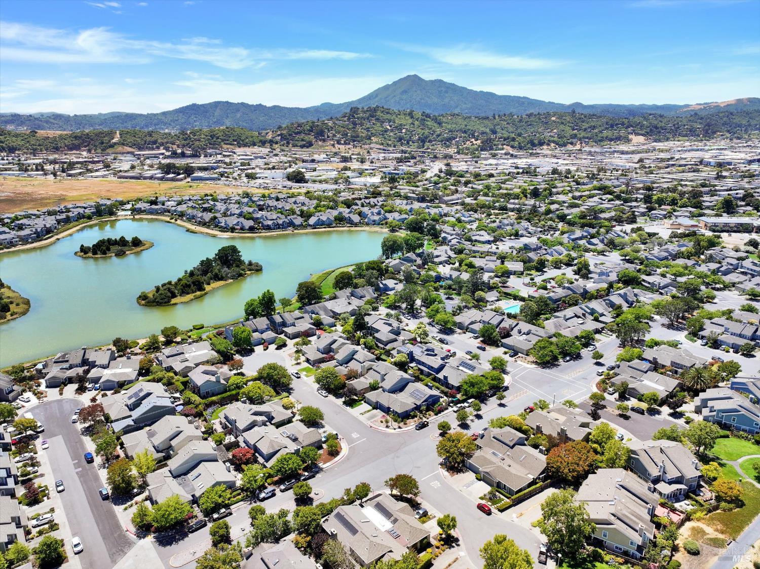 Detail Gallery Image 11 of 69 For 125 Spinnaker Point Dr, San Rafael,  CA 94901 - 2 Beds | 2 Baths