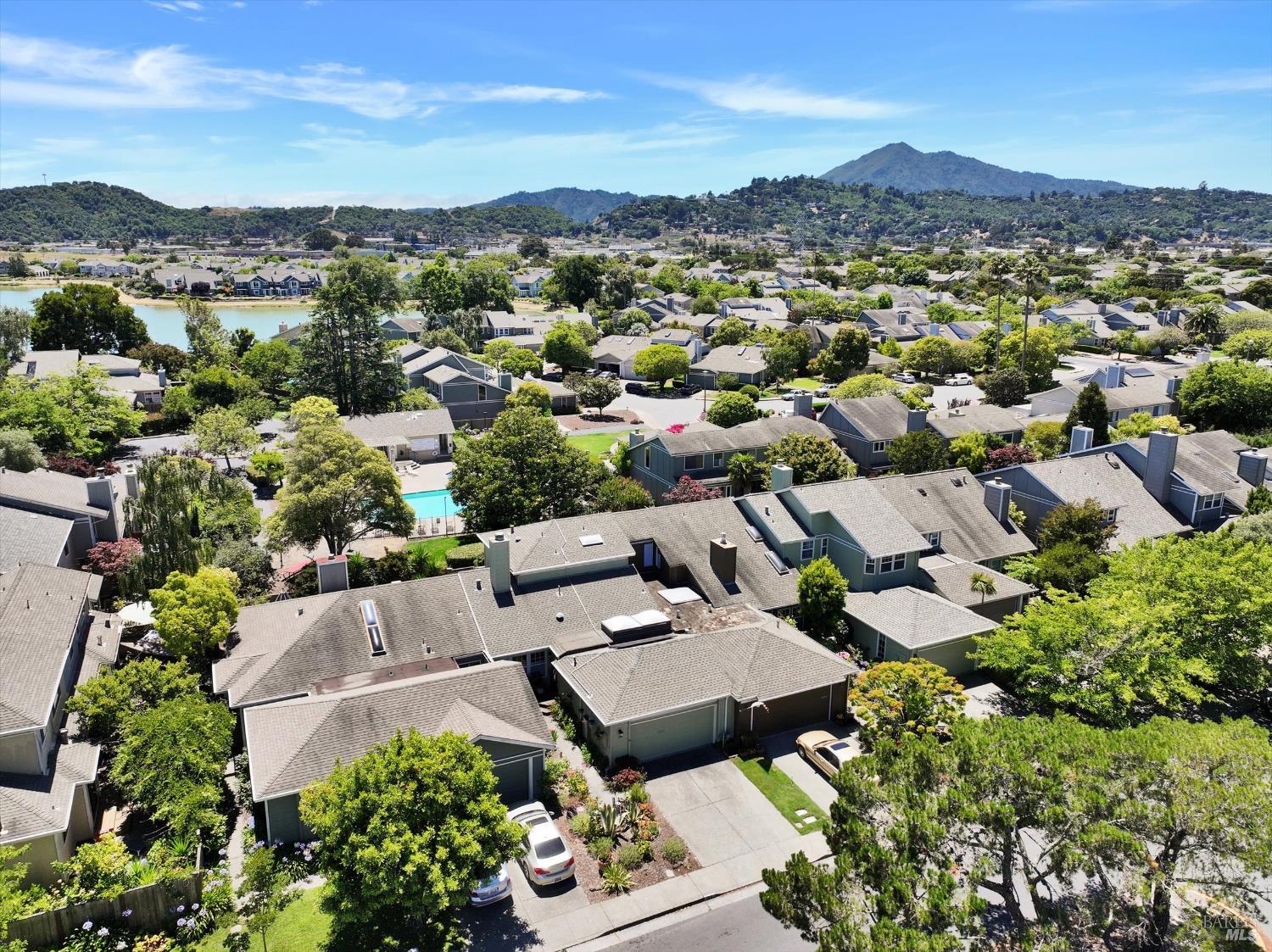 Detail Gallery Image 9 of 69 For 125 Spinnaker Point Dr, San Rafael,  CA 94901 - 2 Beds | 2 Baths