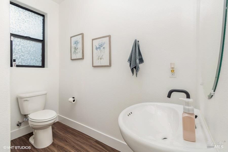 Detail Gallery Image 11 of 24 For 1546 Waterside Ln, Rohnert Park,  CA 94928 - 3 Beds | 2 Baths