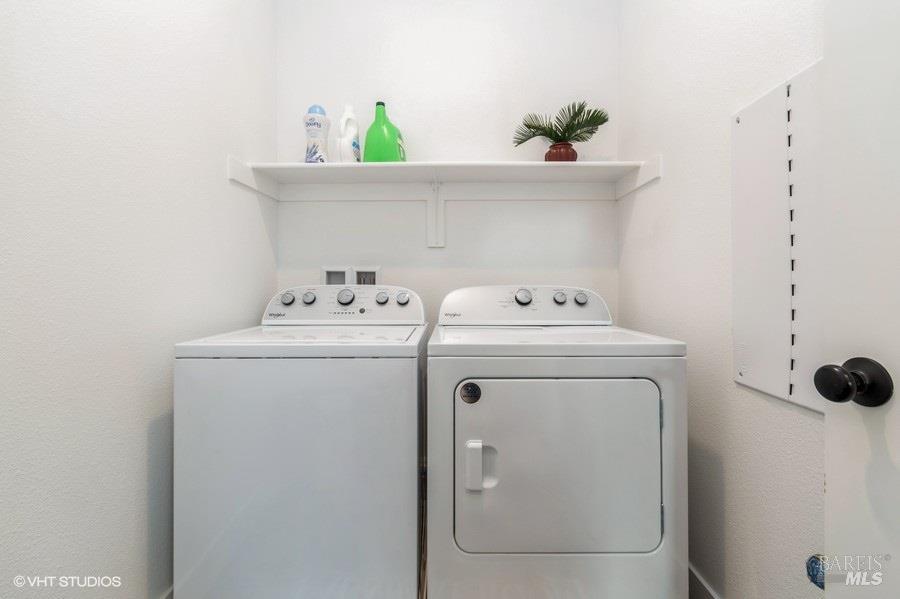 Detail Gallery Image 18 of 24 For 1546 Waterside Ln, Rohnert Park,  CA 94928 - 3 Beds | 2 Baths
