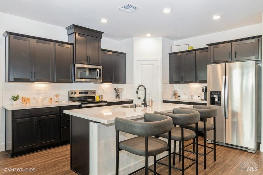 Detail Gallery Image 8 of 24 For 1546 Waterside Ln, Rohnert Park,  CA 94928 - 3 Beds | 2 Baths