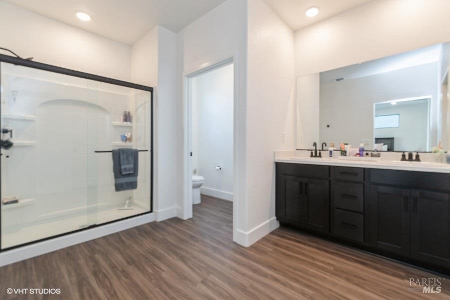 Detail Gallery Image 16 of 24 For 1546 Waterside Ln, Rohnert Park,  CA 94928 - 3 Beds | 2 Baths
