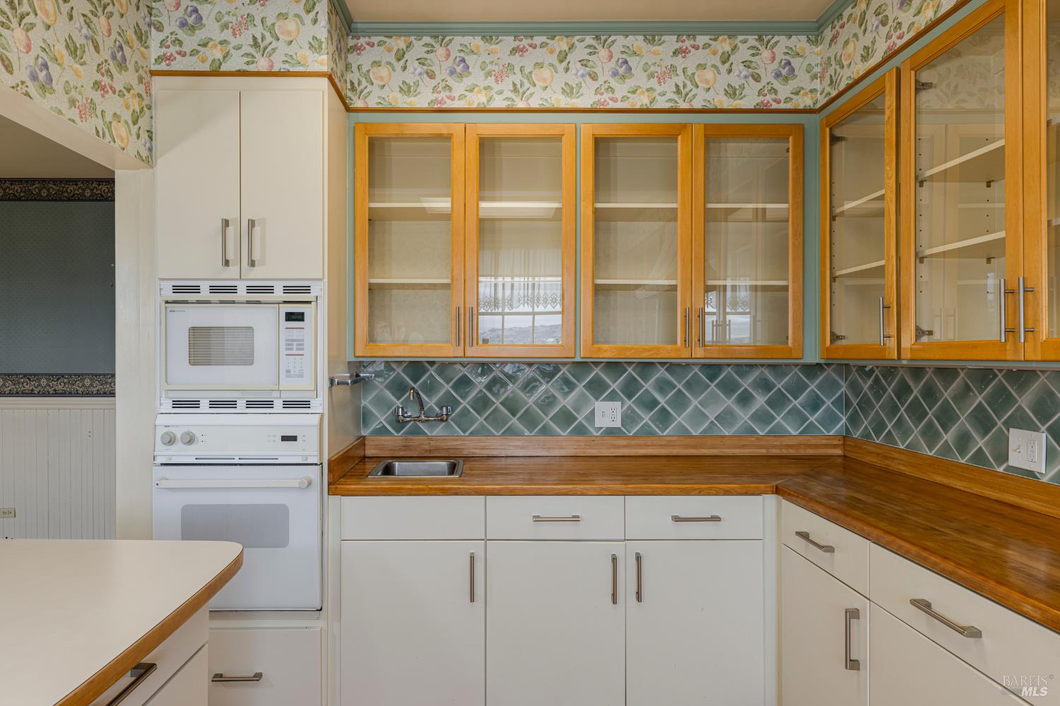 Detail Gallery Image 23 of 66 For 342 Keller St, Petaluma,  CA 94952 - 5 Beds | 3 Baths
