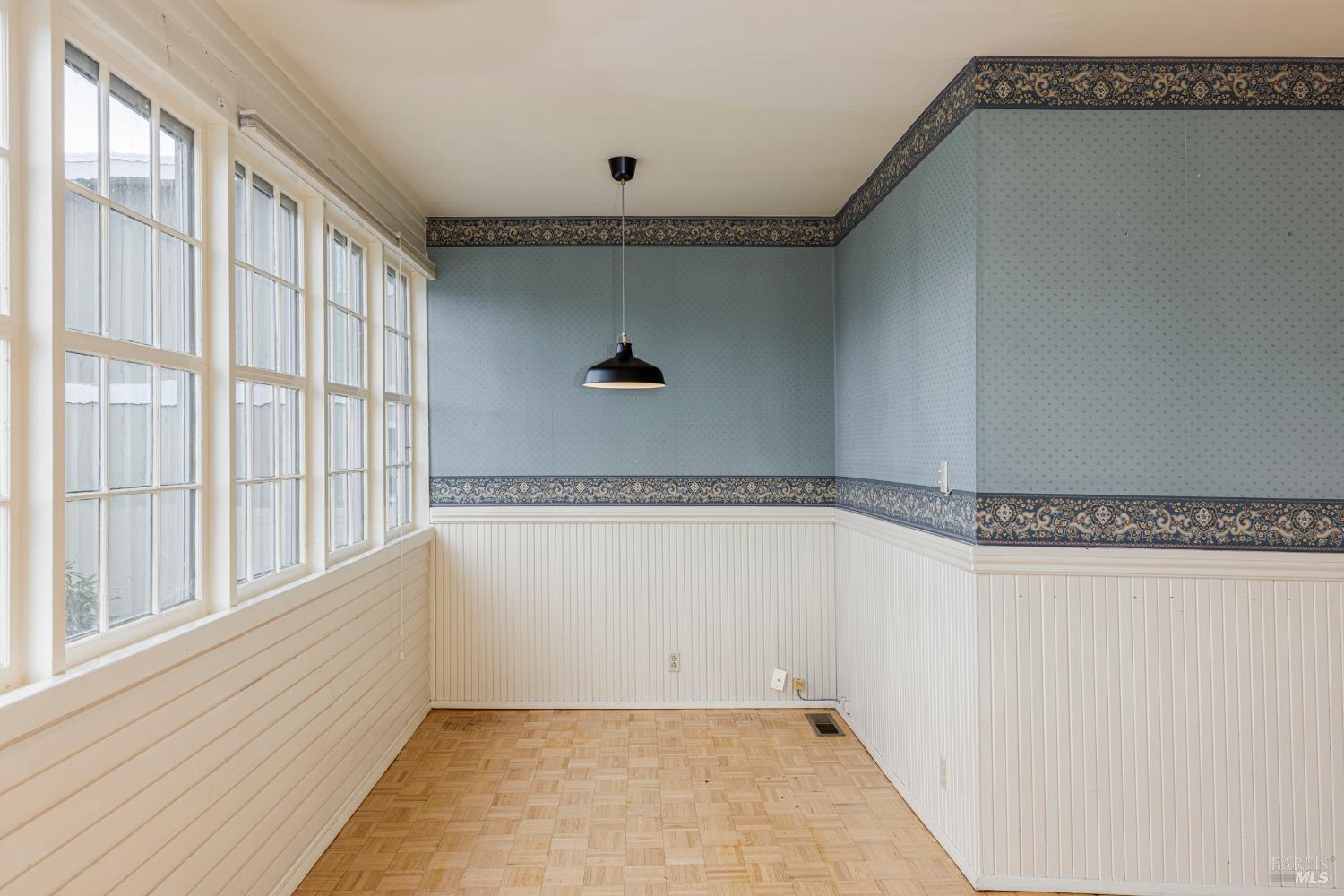 Detail Gallery Image 20 of 66 For 342 Keller St, Petaluma,  CA 94952 - 5 Beds | 3 Baths