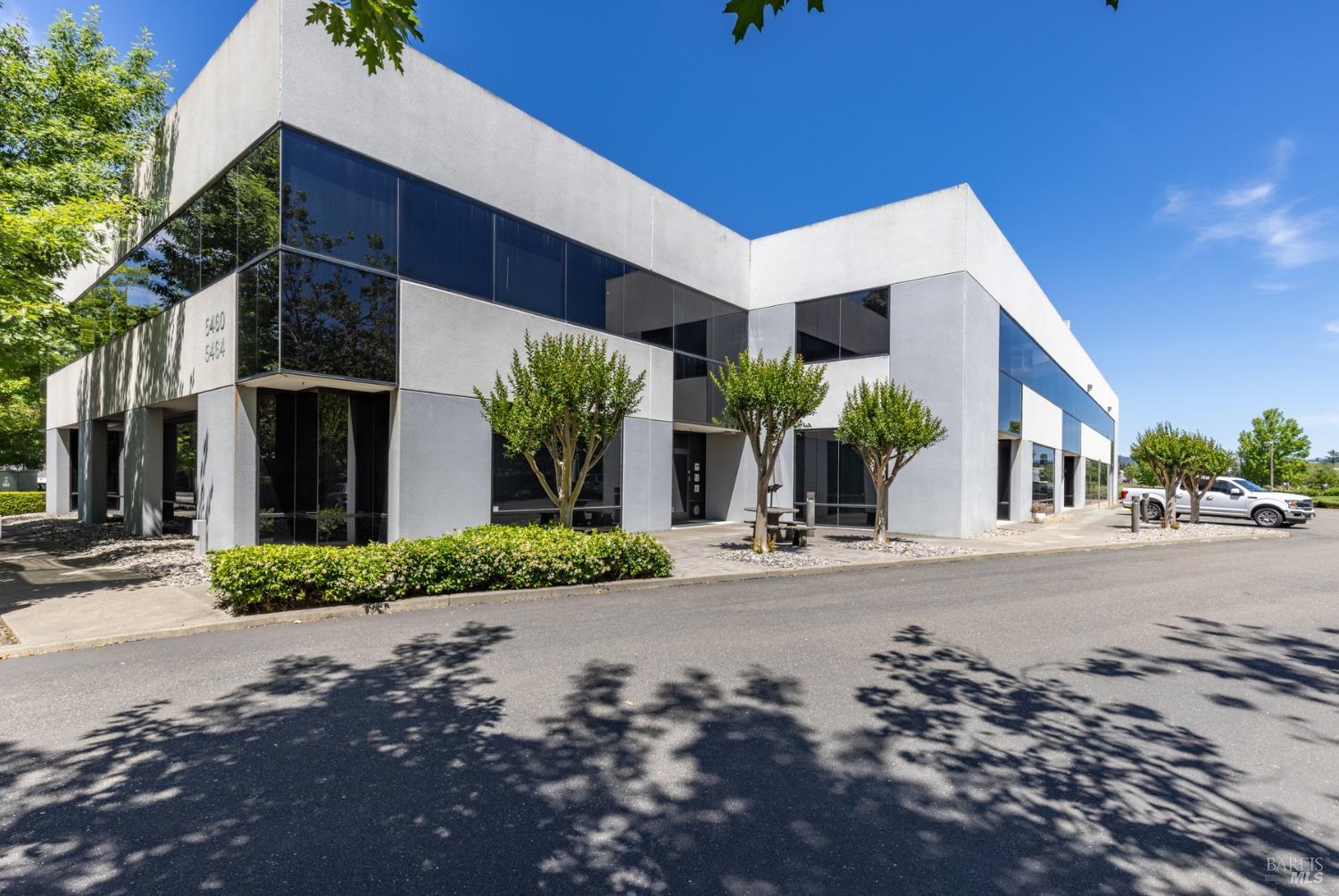 Detail Gallery Image 1 of 20 For 5464 Skylane Blvd #B,  Santa Rosa,  CA 95403 - – Beds | – Baths