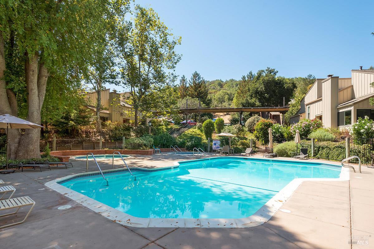 Detail Gallery Image 23 of 26 For 8 Dove Pl, Novato,  CA 94949 - 3 Beds | 2/1 Baths