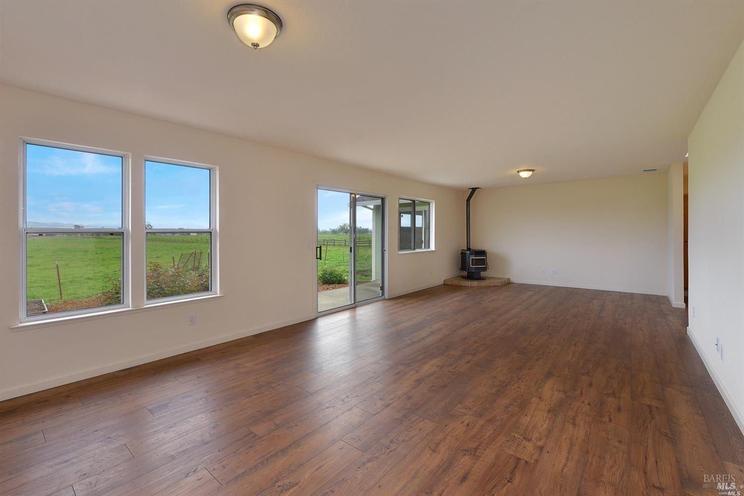 Detail Gallery Image 16 of 51 For 3980 Stony Point Rd, Santa Rosa,  CA 95407 - 3 Beds | 2 Baths