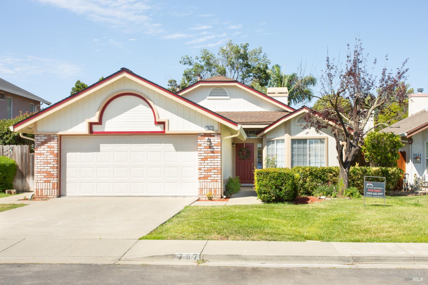 Detail Gallery Image 1 of 54 For 767 Raven Dr, Vacaville,  CA 95687 - 3 Beds | 2 Baths