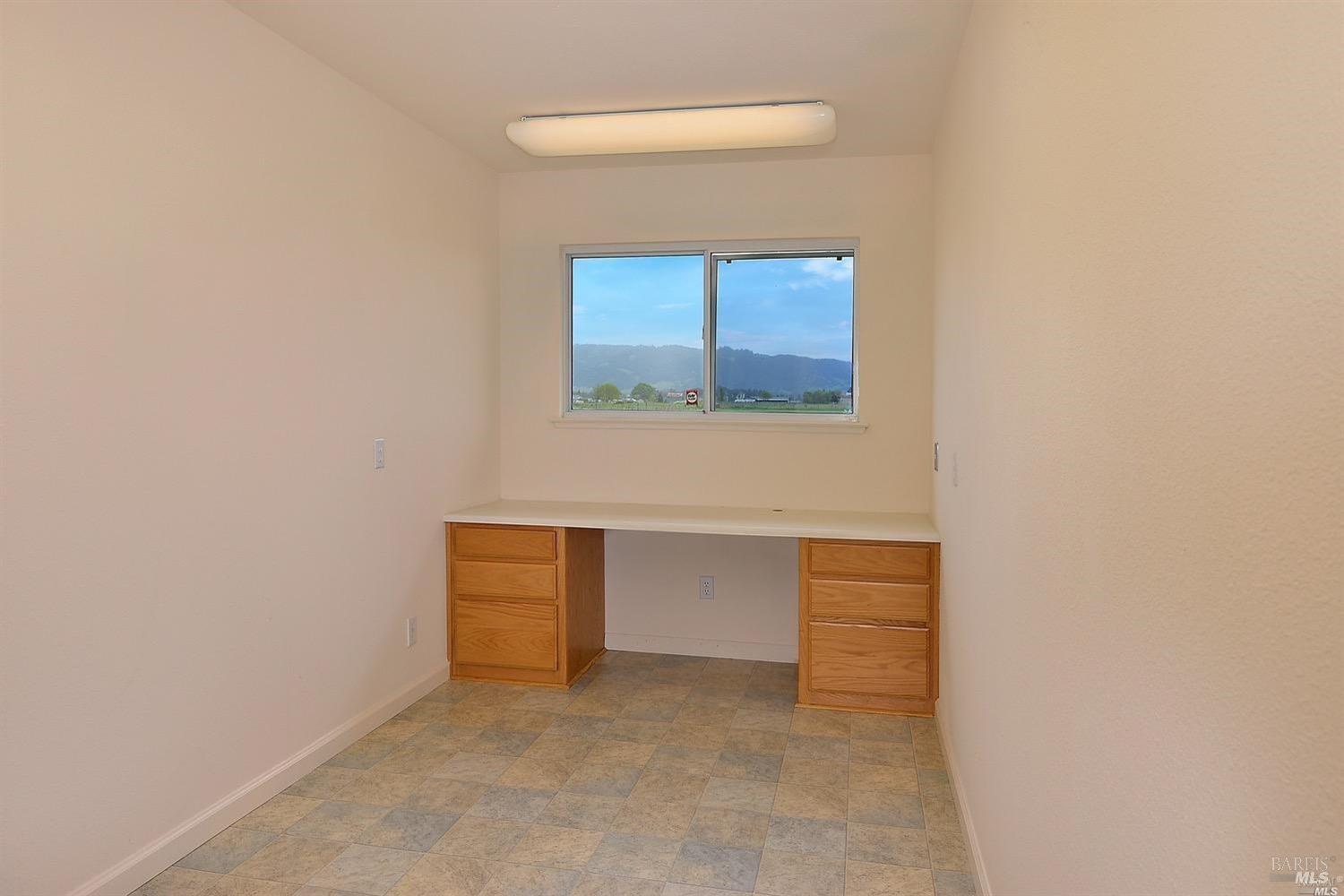 Detail Gallery Image 9 of 51 For 3980 Stony Point Rd, Santa Rosa,  CA 95407 - 3 Beds | 2 Baths