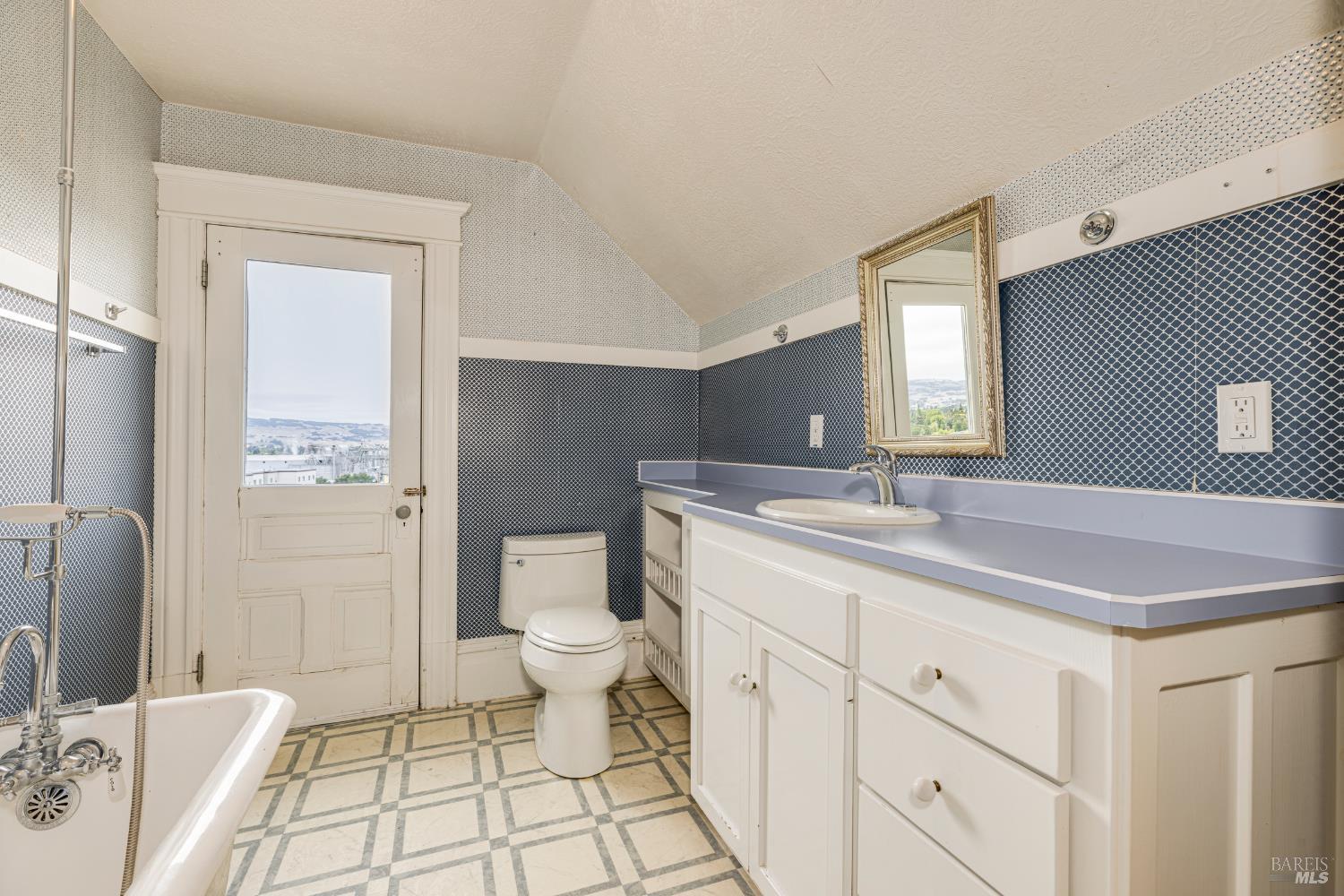 Detail Gallery Image 44 of 66 For 342 Keller St, Petaluma,  CA 94952 - 5 Beds | 3 Baths