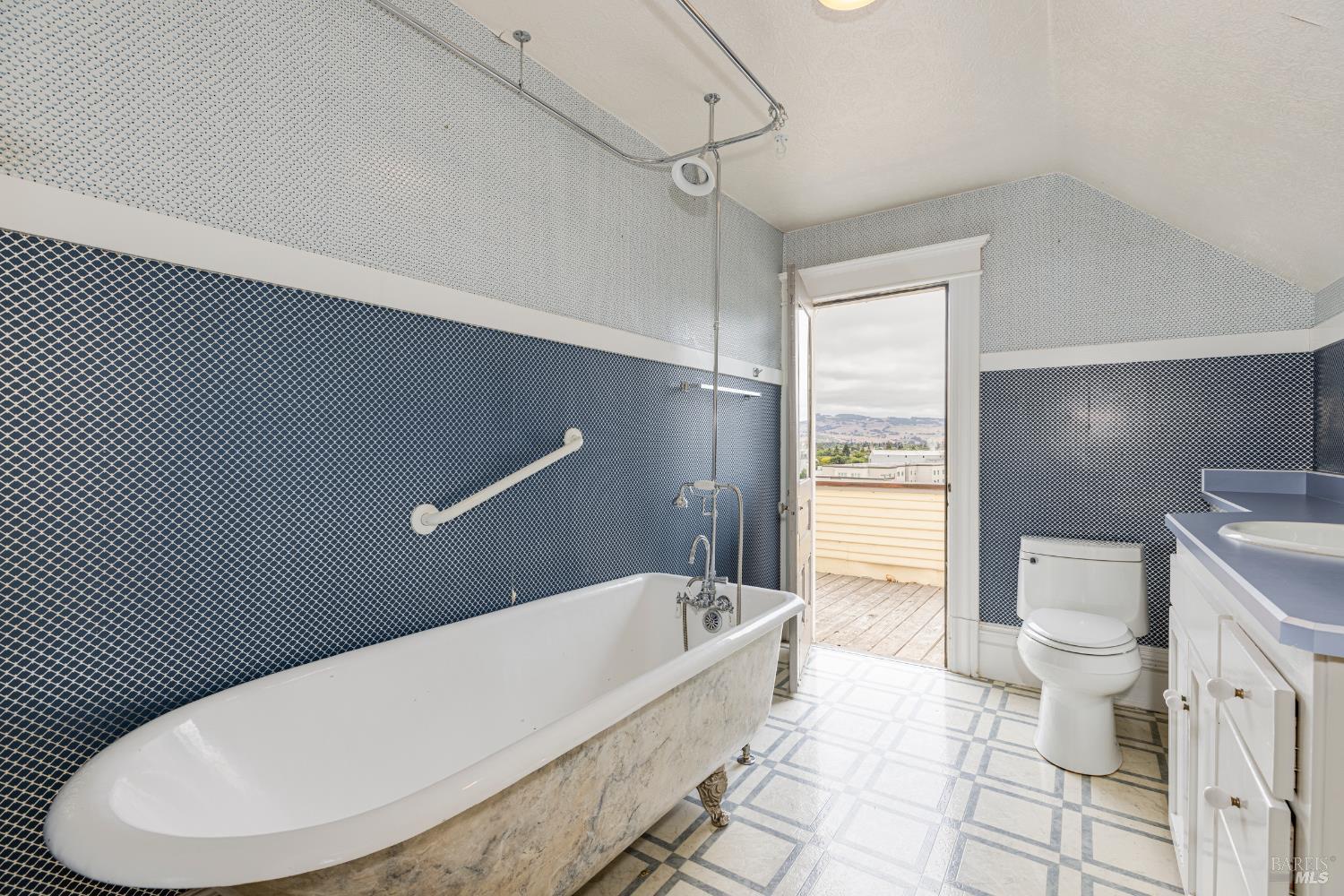 Detail Gallery Image 43 of 66 For 342 Keller St, Petaluma,  CA 94952 - 5 Beds | 3 Baths