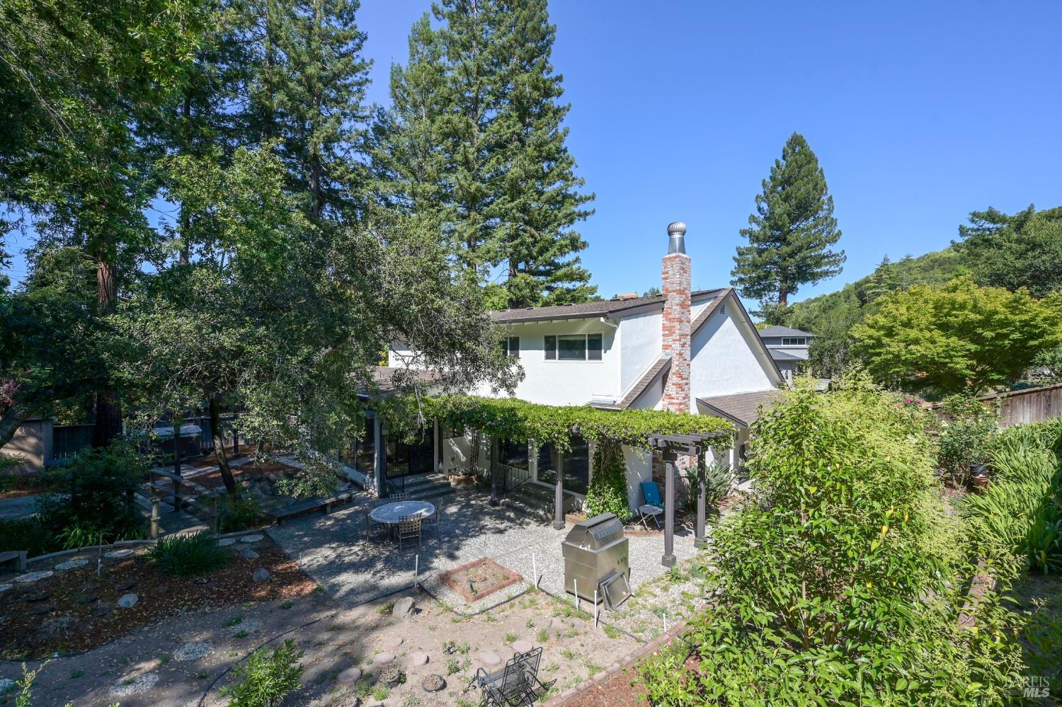 Detail Gallery Image 39 of 68 For 10 Pebble Beach Dr, Novato,  CA 94949 - 4 Beds | 3 Baths