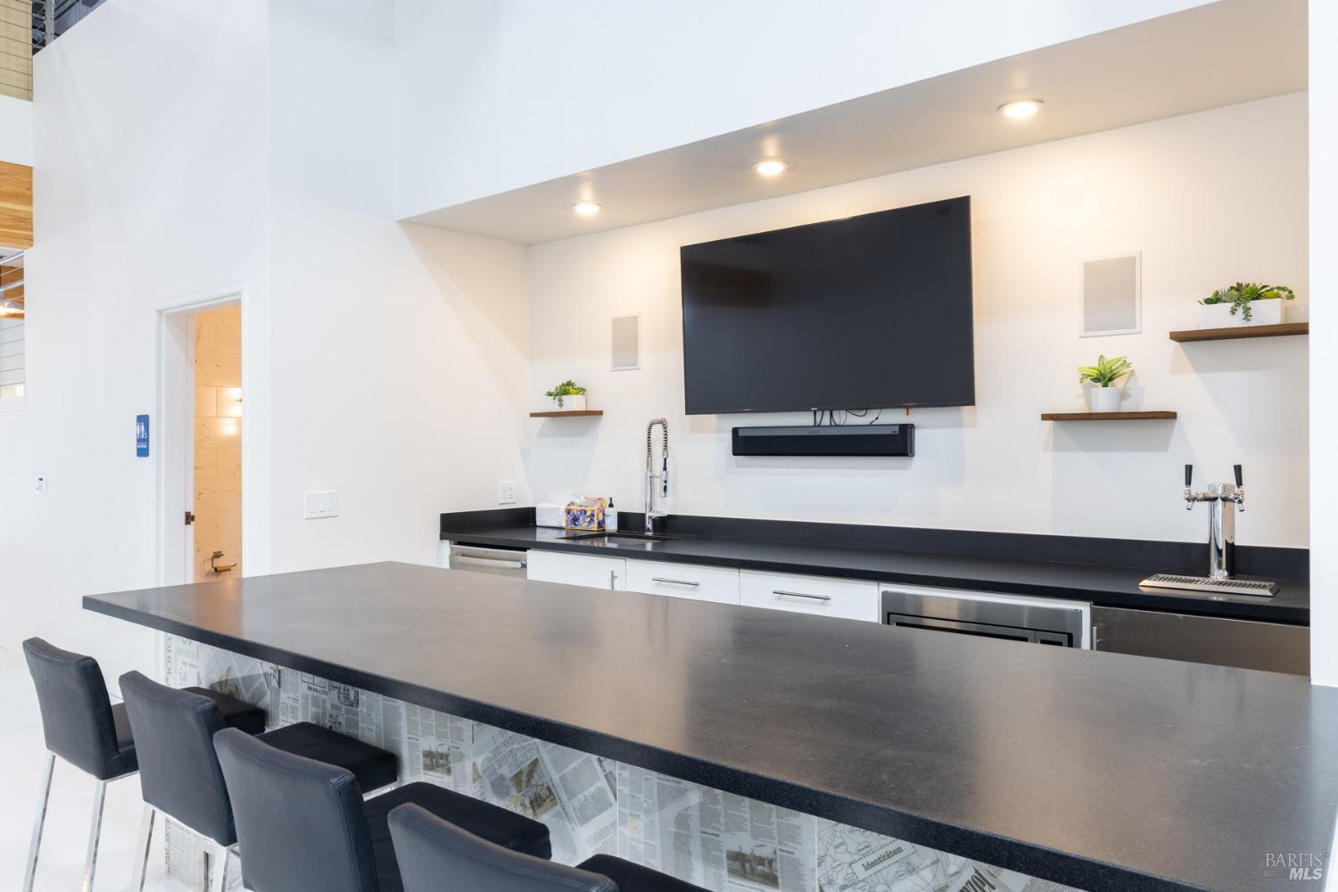 Detail Gallery Image 5 of 20 For 5464 Skylane Blvd #B,  Santa Rosa,  CA 95403 - – Beds | – Baths