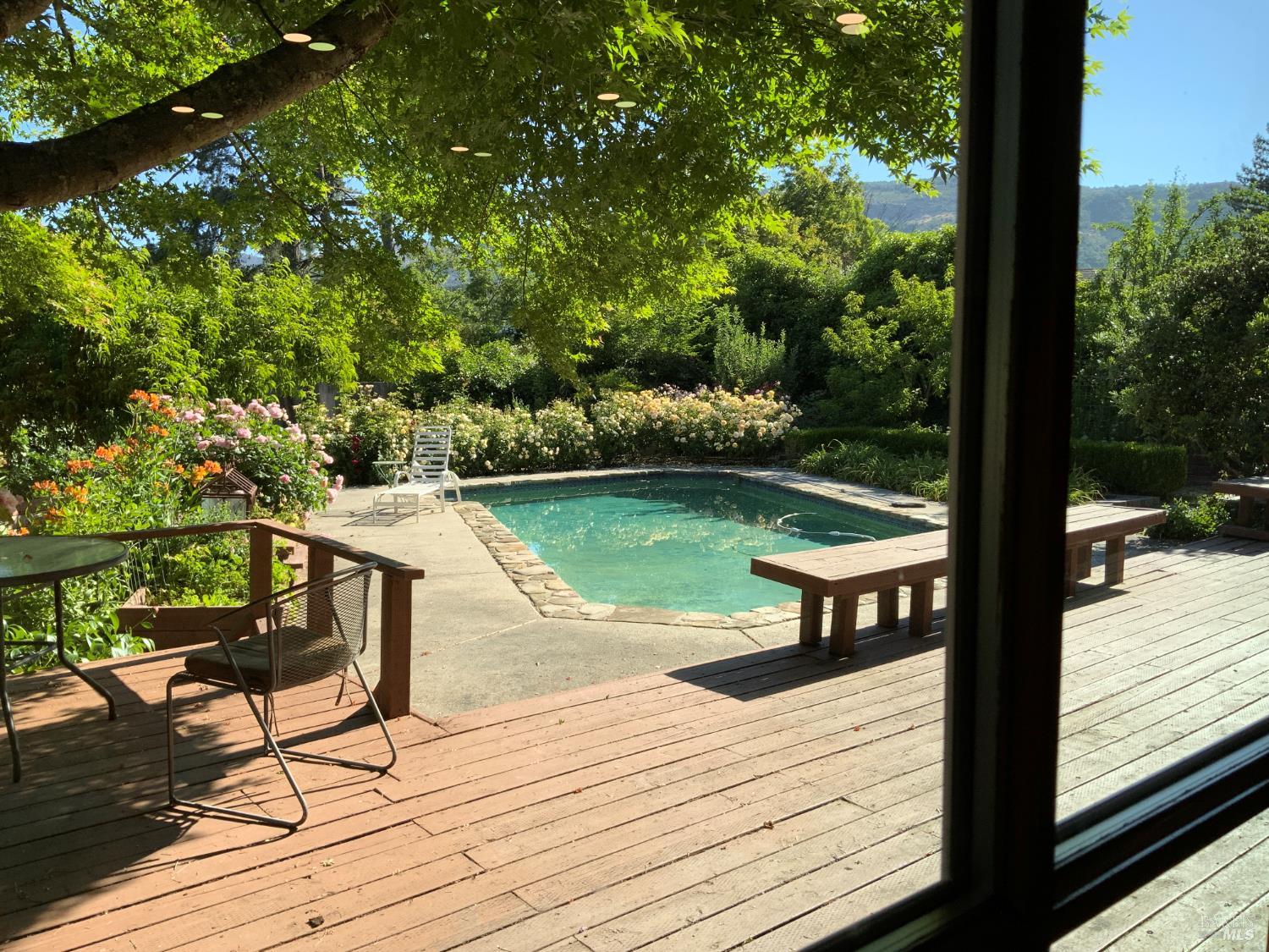 Detail Gallery Image 24 of 95 For 4038 E 3rd Ave, Napa,  CA 94558 - 4 Beds | 3 Baths