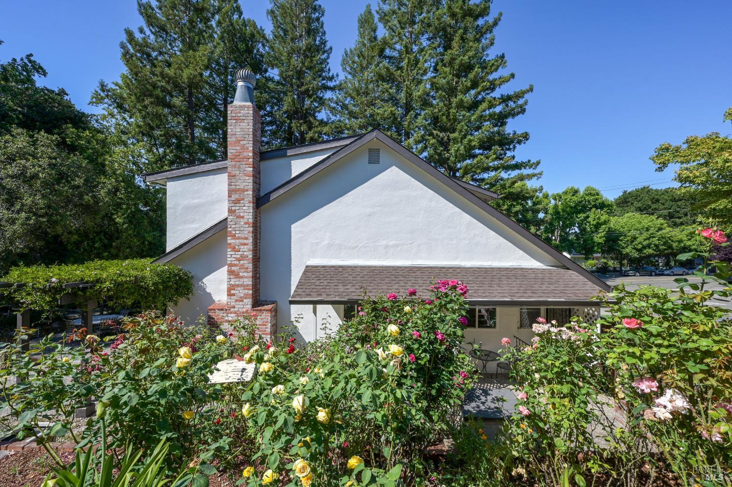 Detail Gallery Image 41 of 68 For 10 Pebble Beach Dr, Novato,  CA 94949 - 4 Beds | 3 Baths