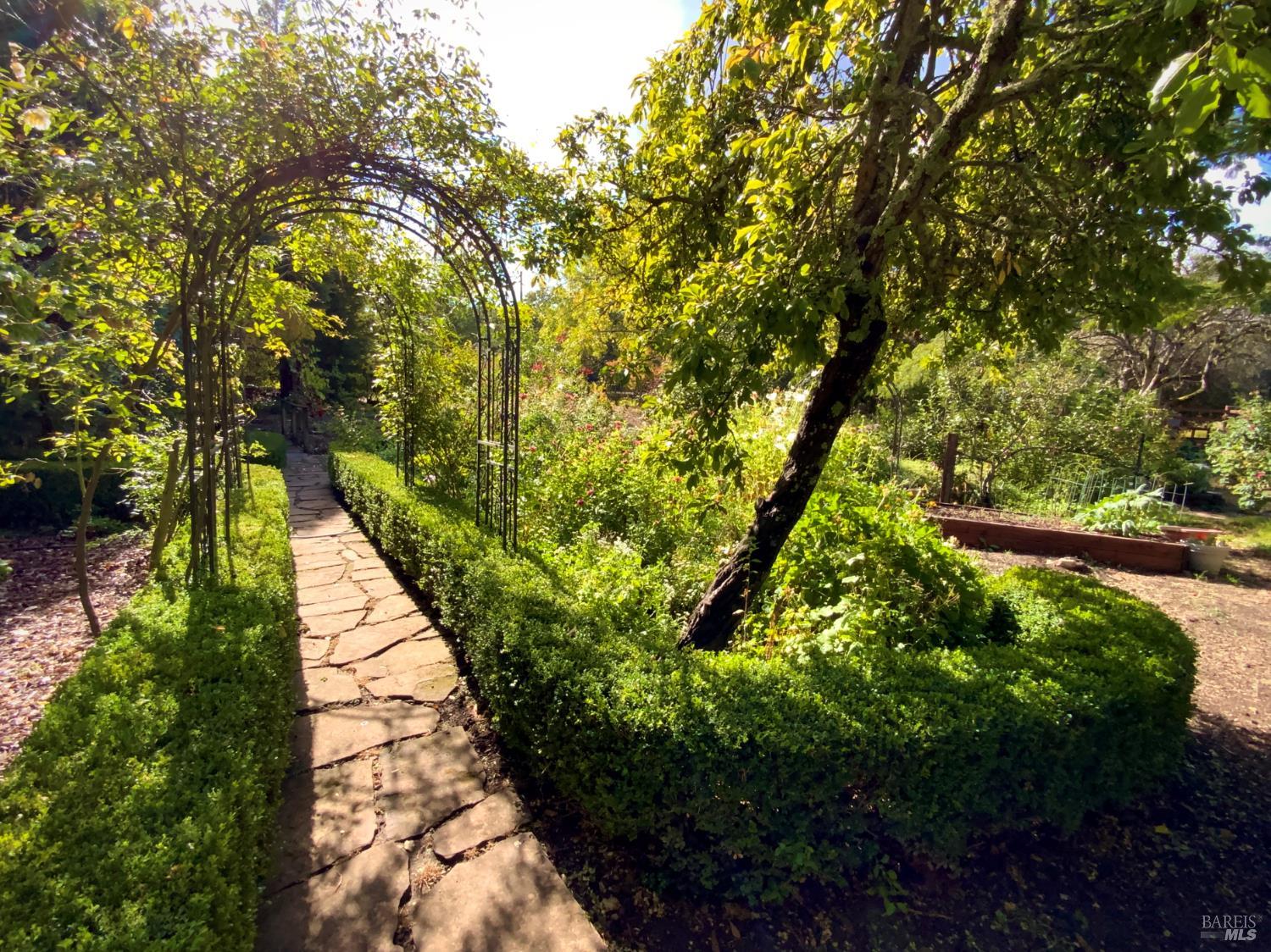 Detail Gallery Image 69 of 95 For 4038 E 3rd Ave, Napa,  CA 94558 - 4 Beds | 3 Baths