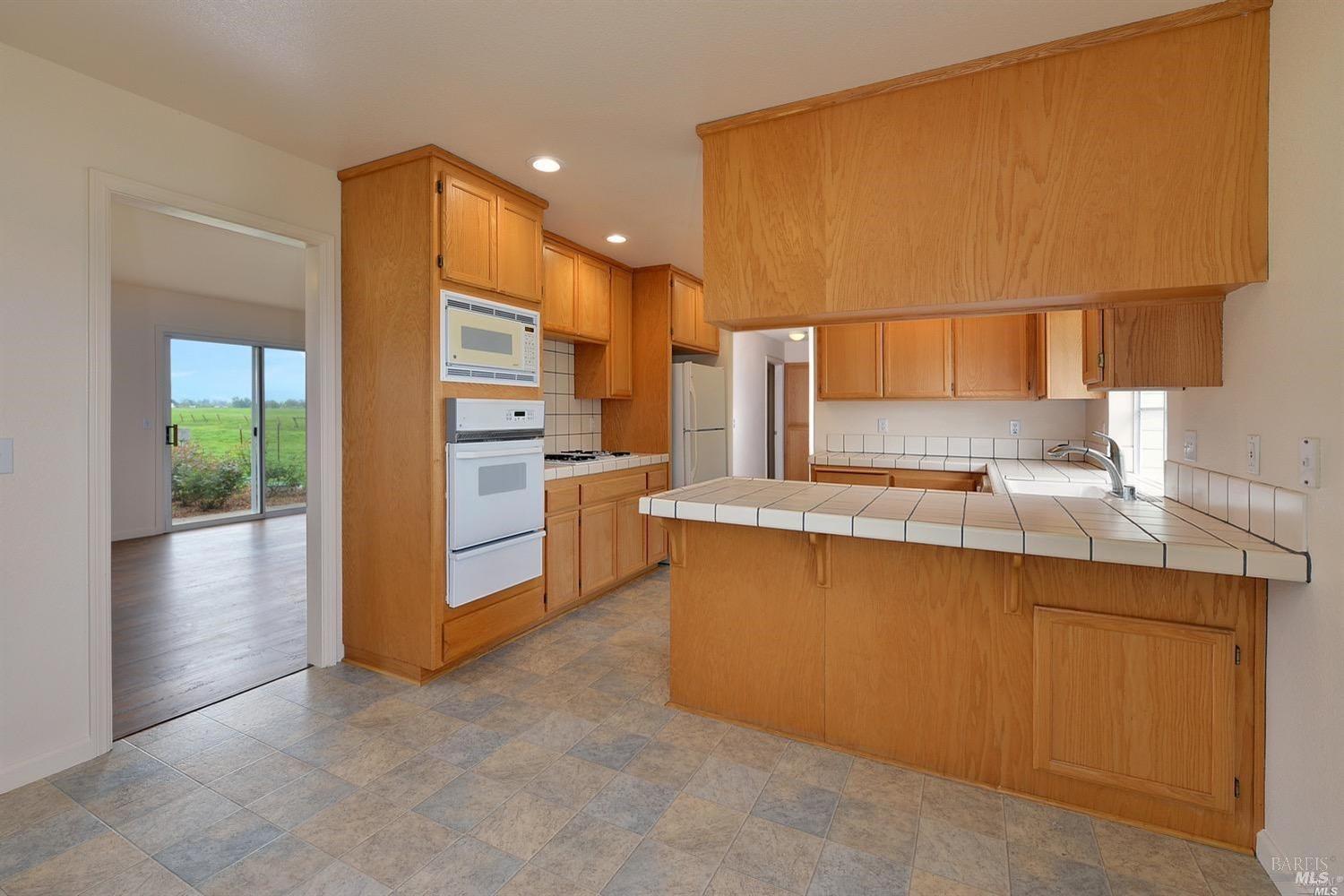 Detail Gallery Image 15 of 51 For 3980 Stony Point Rd, Santa Rosa,  CA 95407 - 3 Beds | 2 Baths