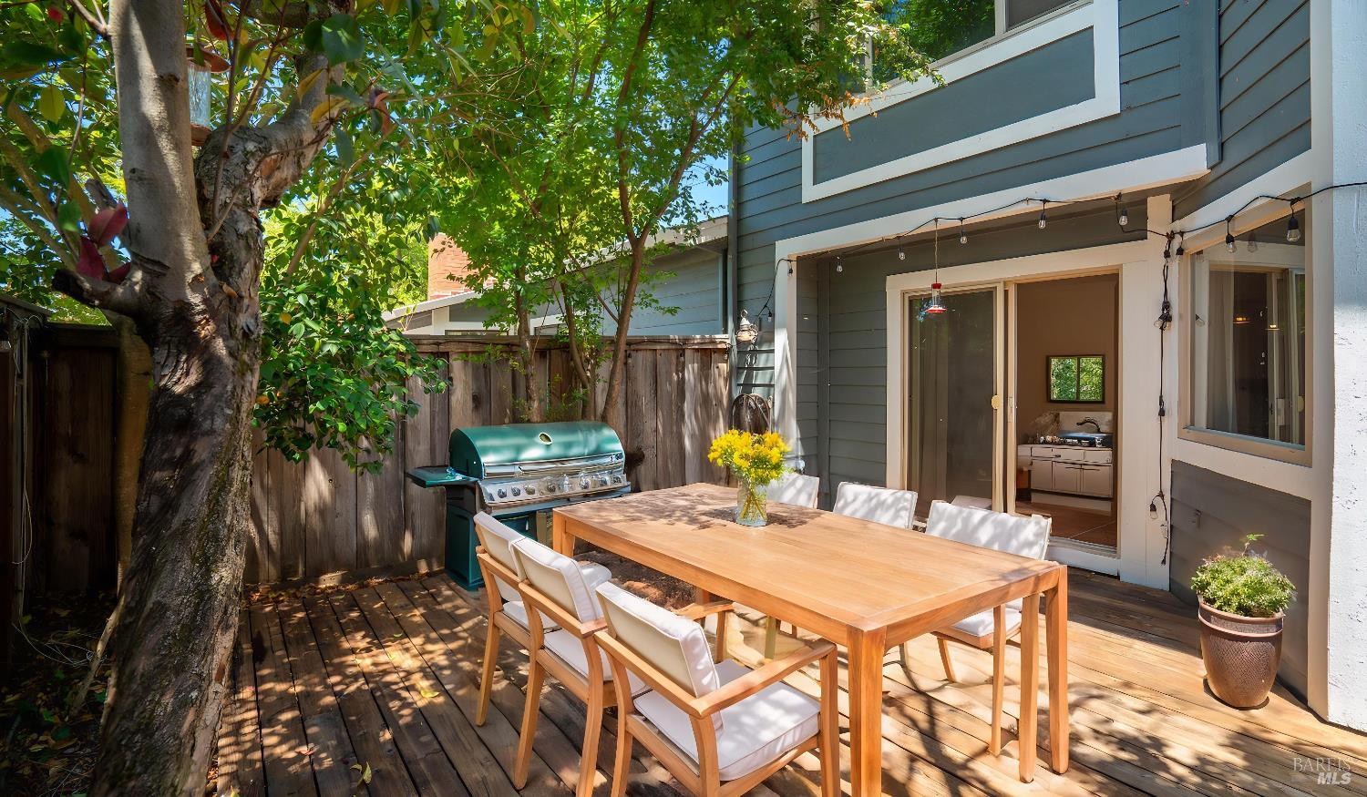 Detail Gallery Image 28 of 48 For 602 Marylyn Cir, Petaluma,  CA 94954 - 3 Beds | 2/1 Baths
