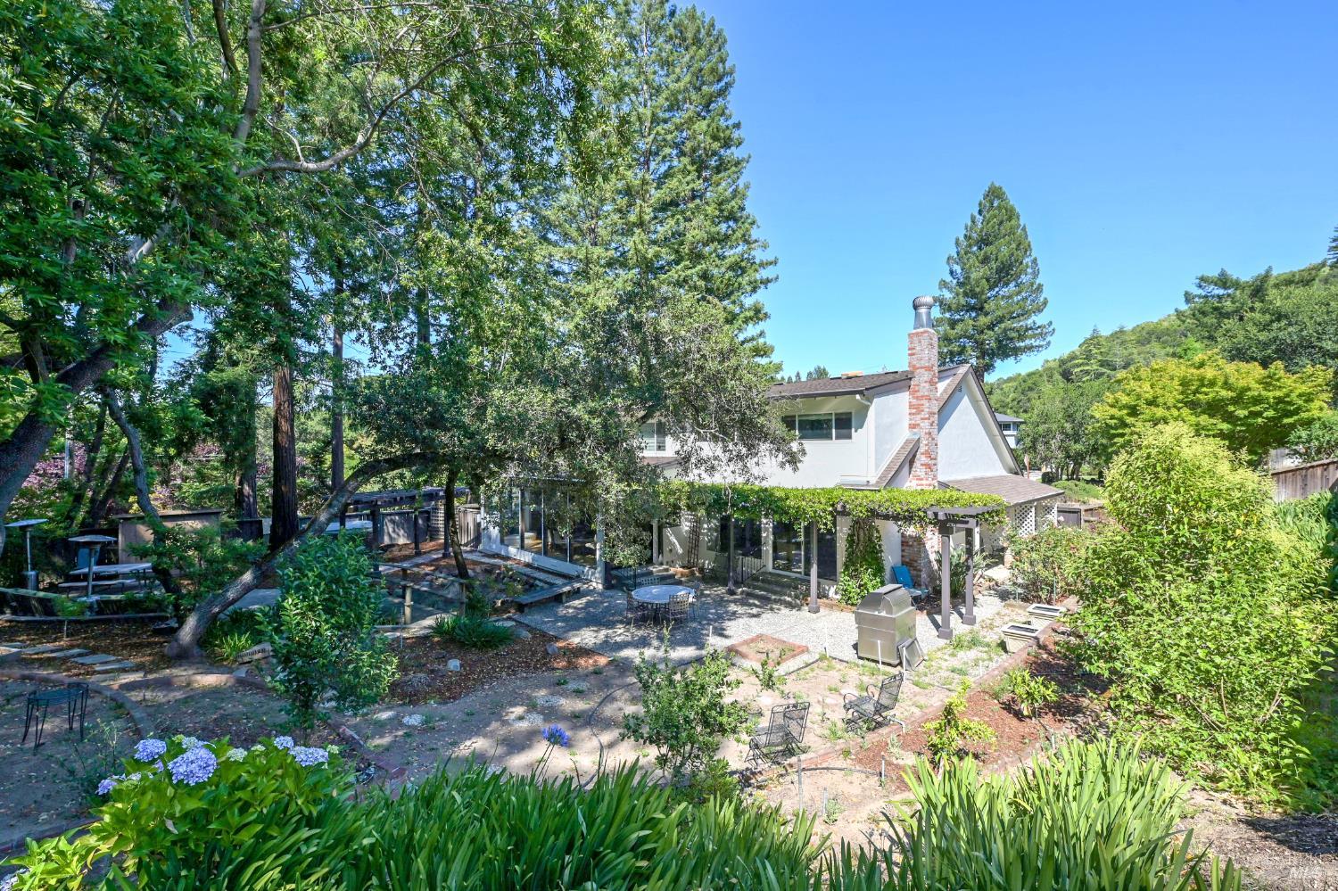 Detail Gallery Image 36 of 68 For 10 Pebble Beach Dr, Novato,  CA 94949 - 4 Beds | 3 Baths