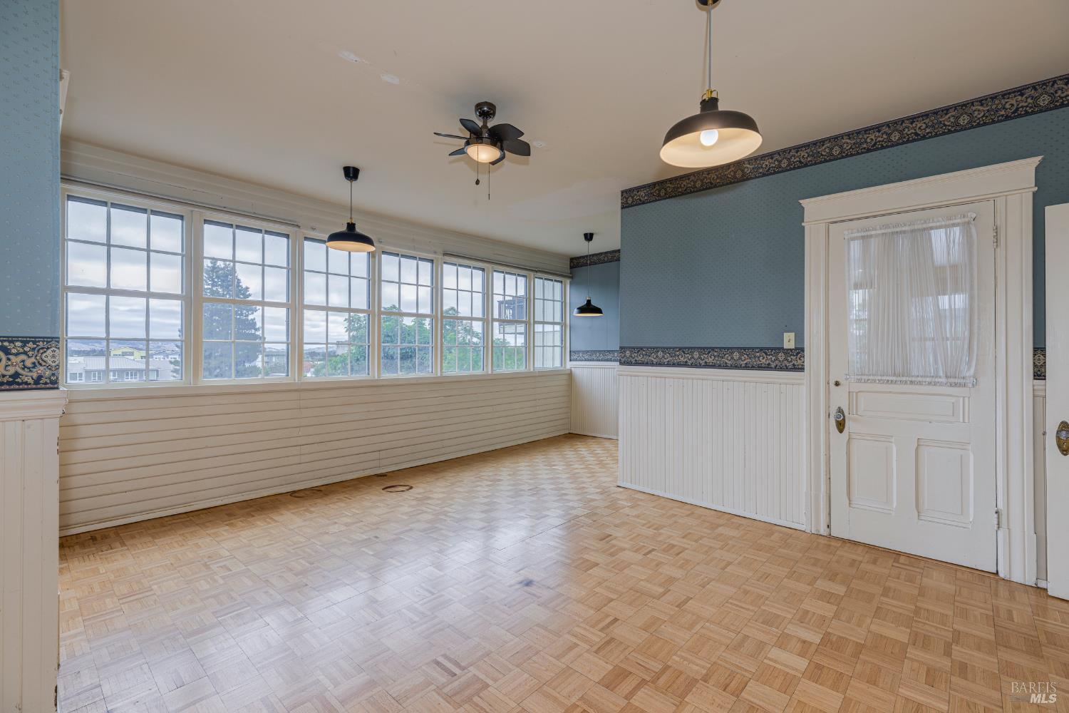 Detail Gallery Image 18 of 66 For 342 Keller St, Petaluma,  CA 94952 - 5 Beds | 3 Baths