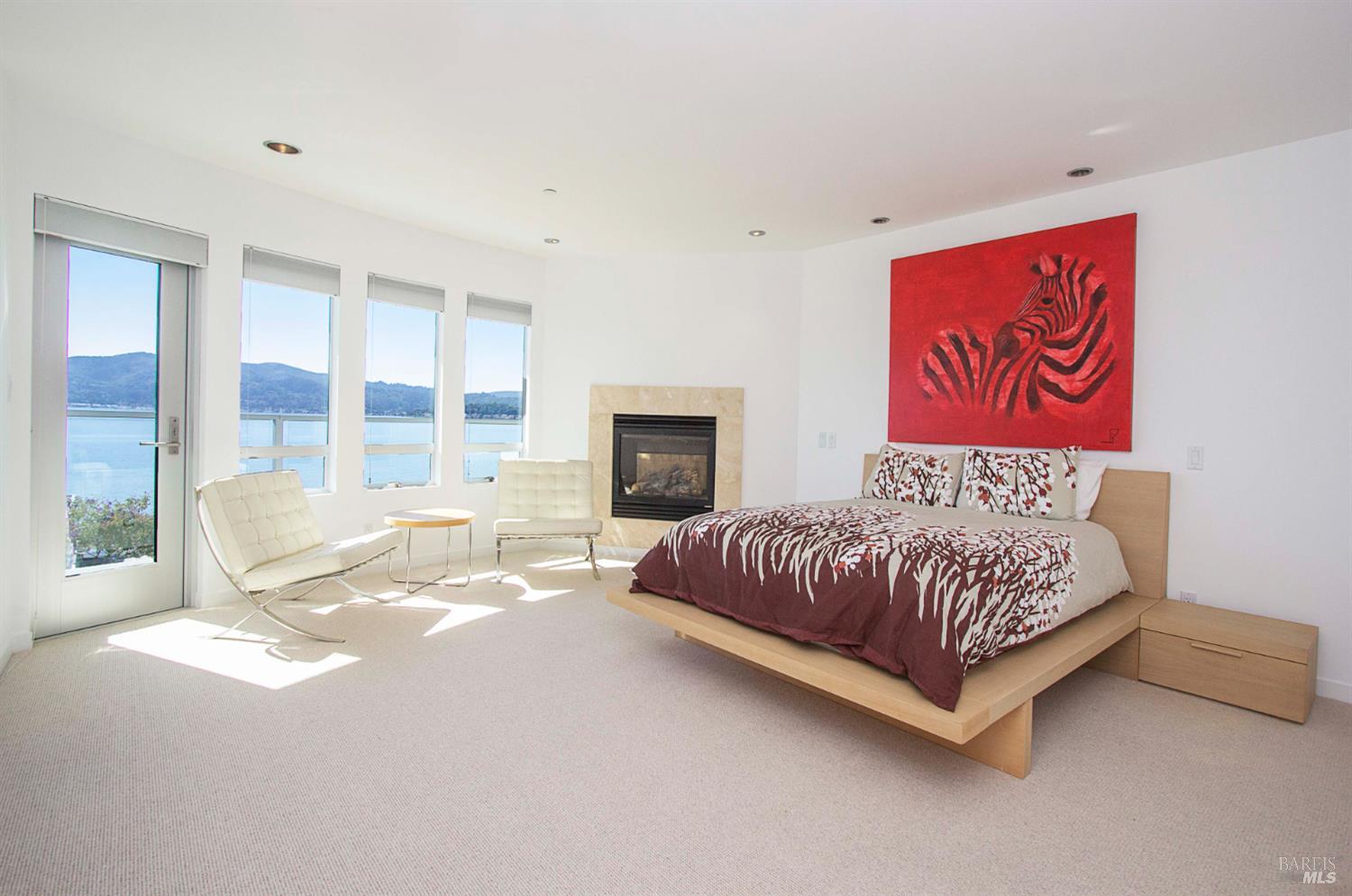 Detail Gallery Image 13 of 23 For 747 Tiburon Blvd, Tiburon,  CA 94920 - 3 Beds | 3/1 Baths