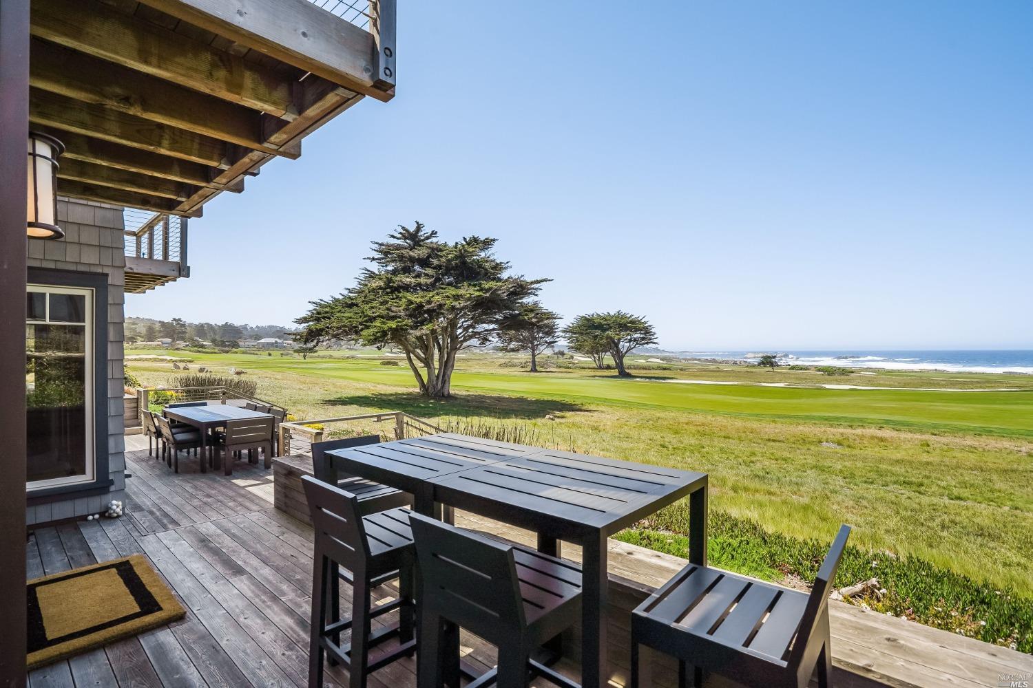 Detail Gallery Image 6 of 34 For 1016 Rodeo Rd #2,  Pebble Beach,  CA 93953 - 4 Beds | 3/1 Baths