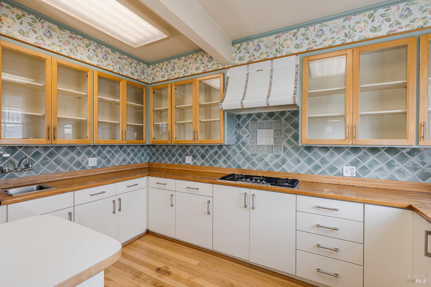 Detail Gallery Image 21 of 66 For 342 Keller St, Petaluma,  CA 94952 - 5 Beds | 3 Baths