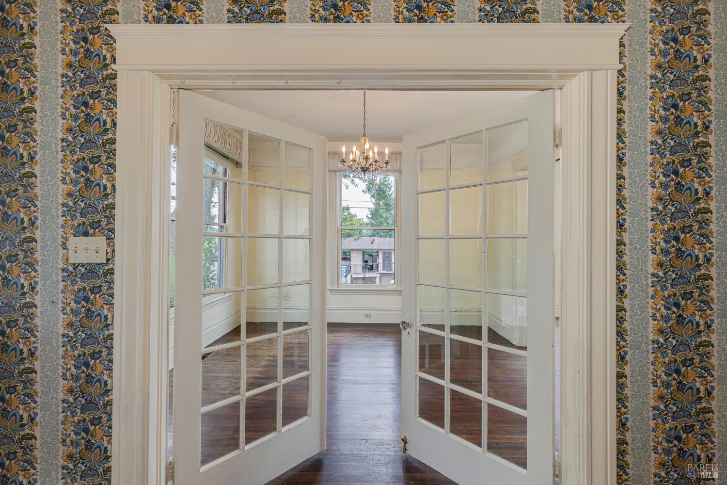 Detail Gallery Image 10 of 66 For 342 Keller St, Petaluma,  CA 94952 - 5 Beds | 3 Baths