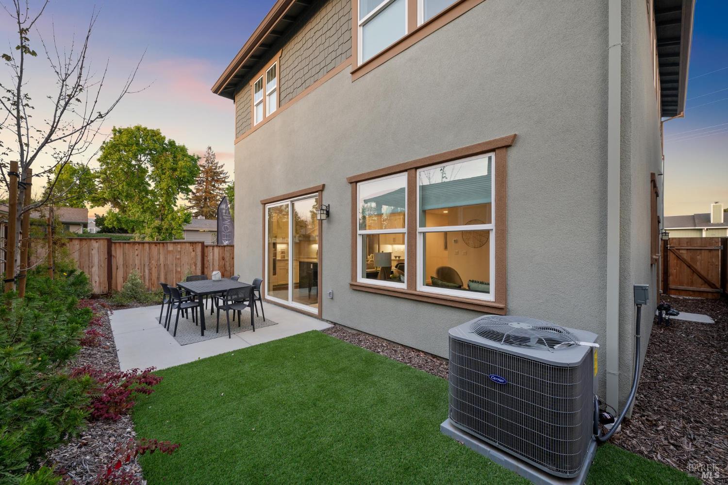 Detail Gallery Image 24 of 26 For 65 Riverbend Ln, Petaluma,  CA 94952 - 4 Beds | 3/1 Baths
