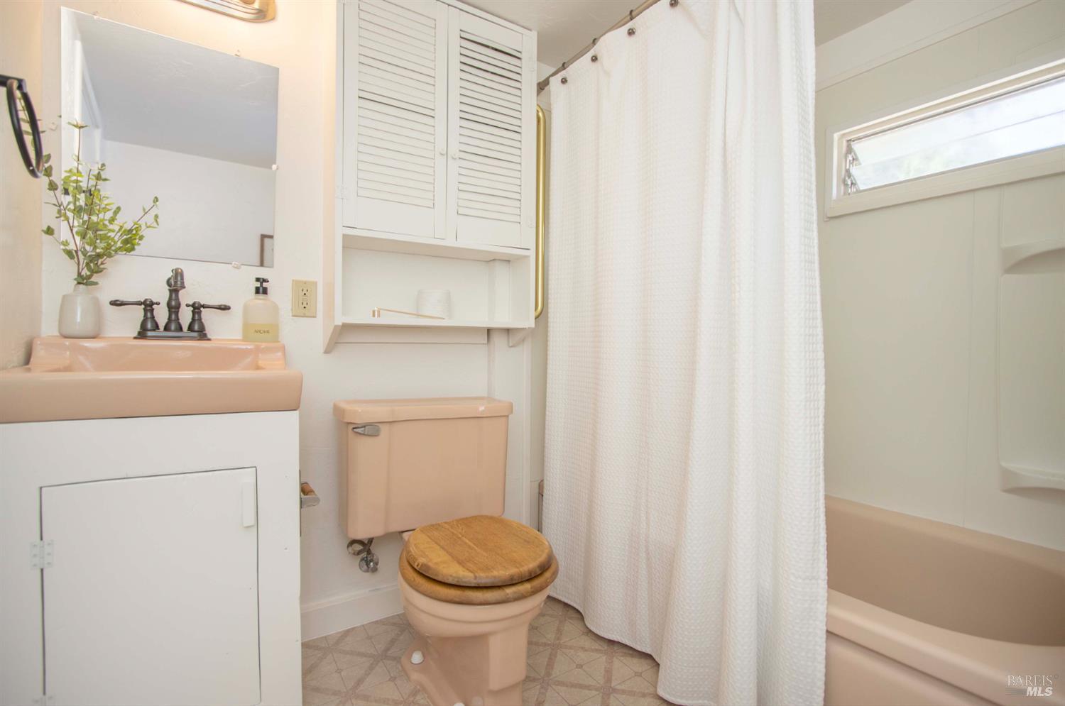 Detail Gallery Image 23 of 29 For 231 Center St, San Rafael,  CA 94901 - 3 Beds | 2/1 Baths