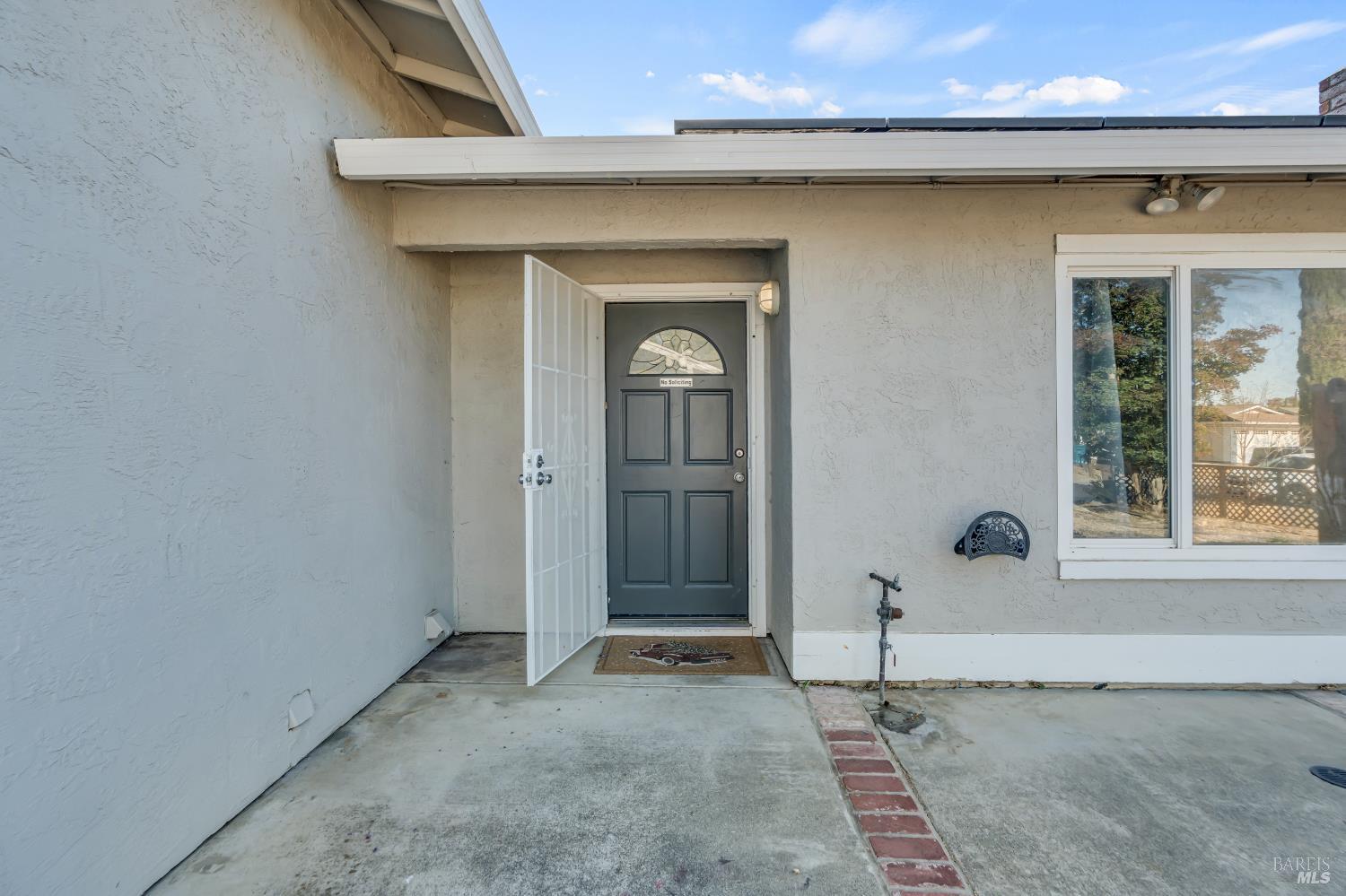 Detail Gallery Image 5 of 36 For 136 Brockton Ct, Vacaville,  CA 95687 - 4 Beds | 2 Baths