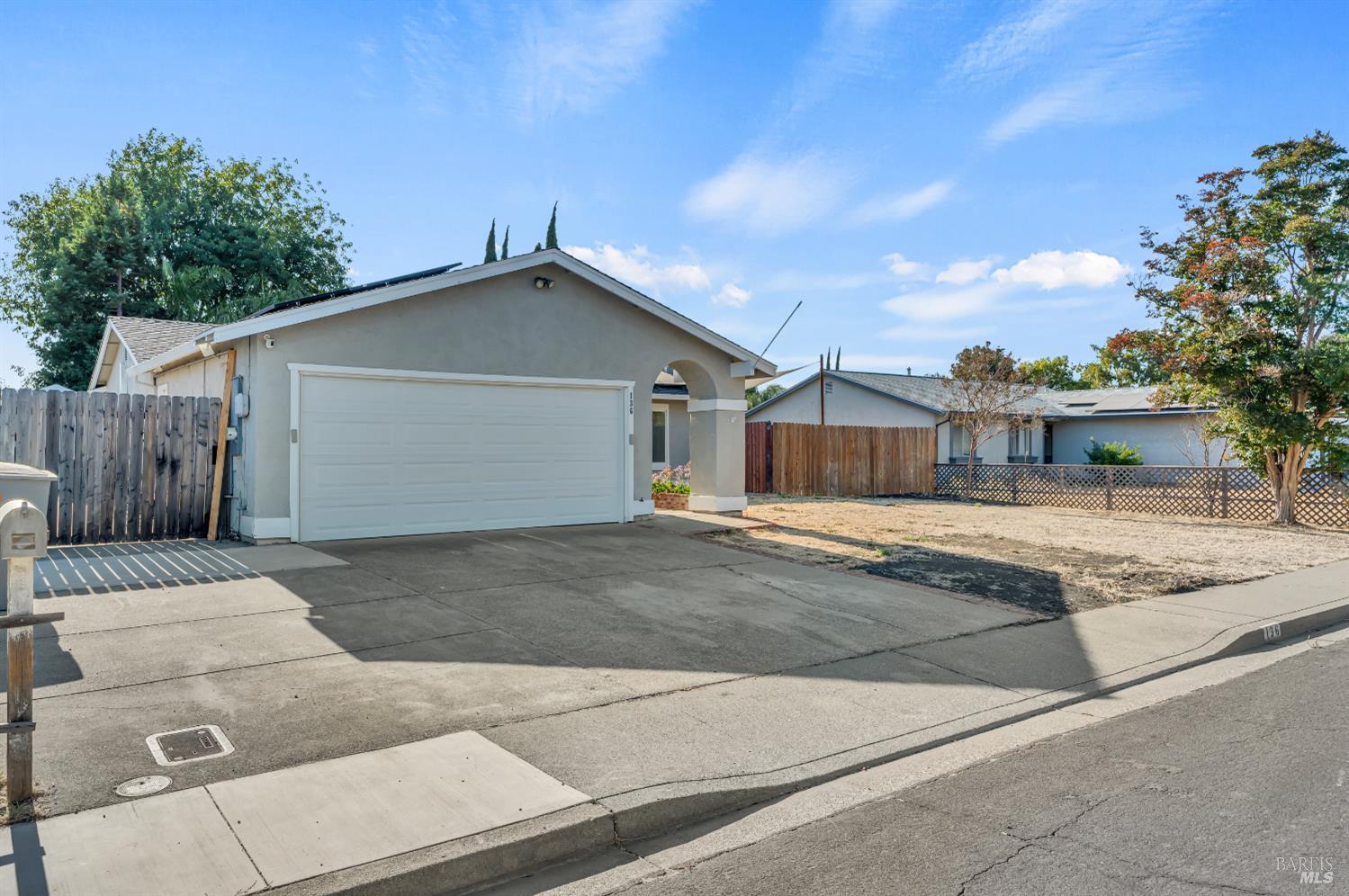 Detail Gallery Image 3 of 36 For 136 Brockton Ct, Vacaville,  CA 95687 - 4 Beds | 2 Baths