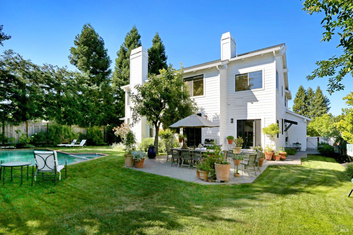 Detail Gallery Image 33 of 37 For 319 Jester Ct, Petaluma,  CA 94954 - 5 Beds | 3 Baths