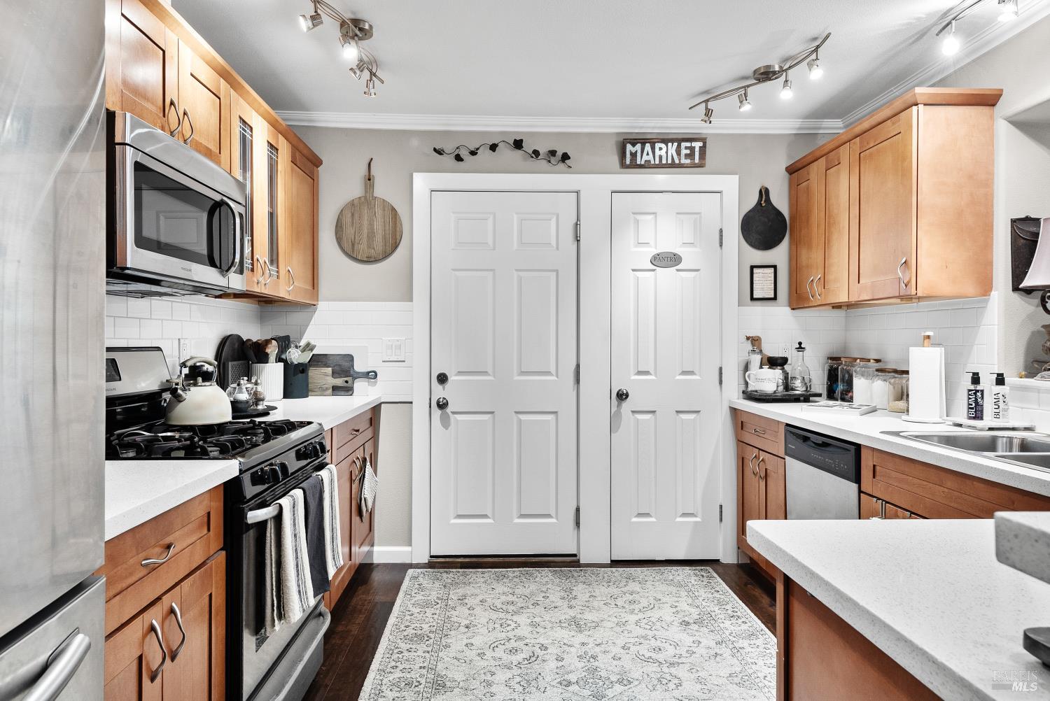 Detail Gallery Image 12 of 25 For 534 Richmond Dr, Santa Rosa,  CA 95401 - 4 Beds | 3 Baths