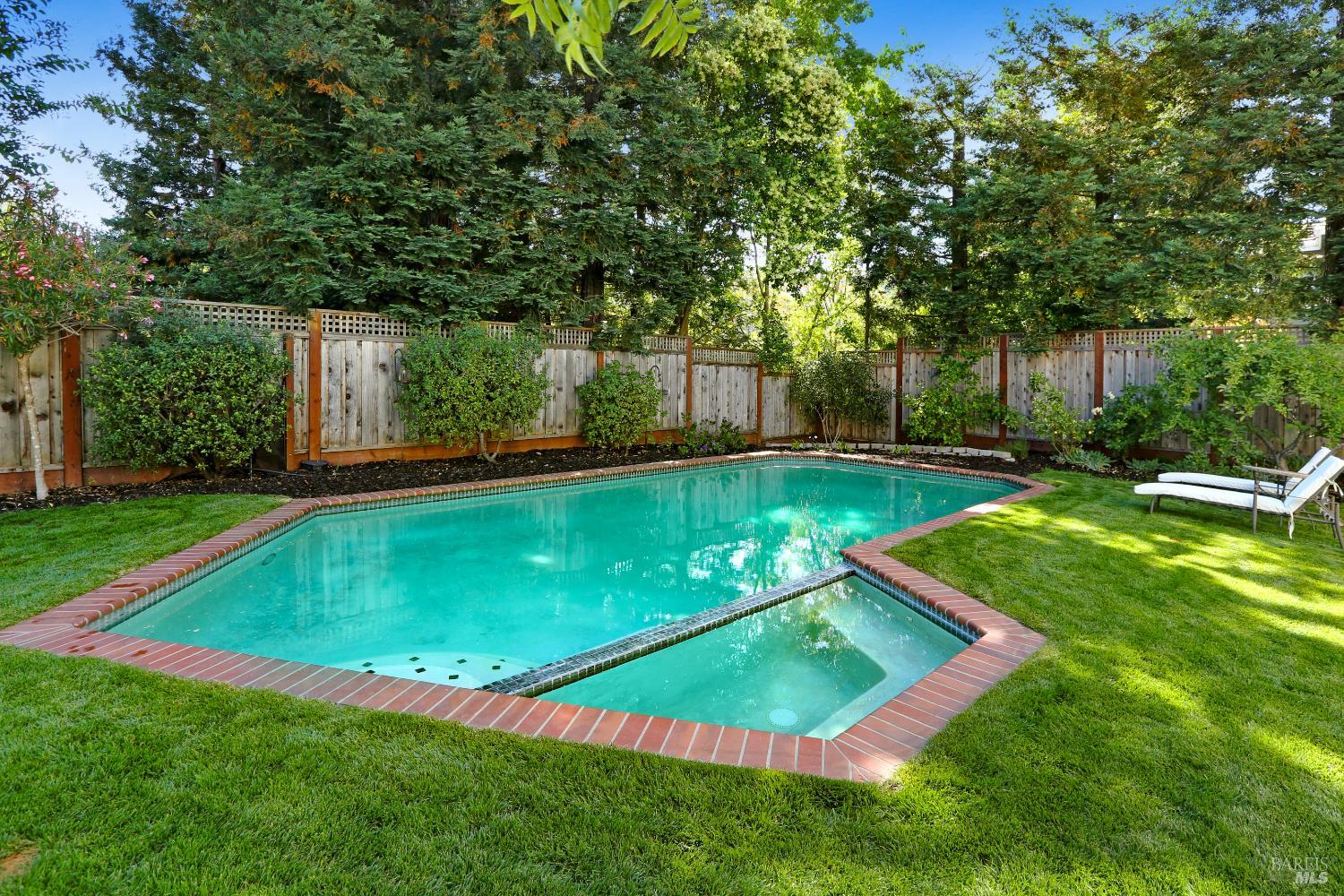 Detail Gallery Image 34 of 37 For 319 Jester Ct, Petaluma,  CA 94954 - 5 Beds | 3 Baths