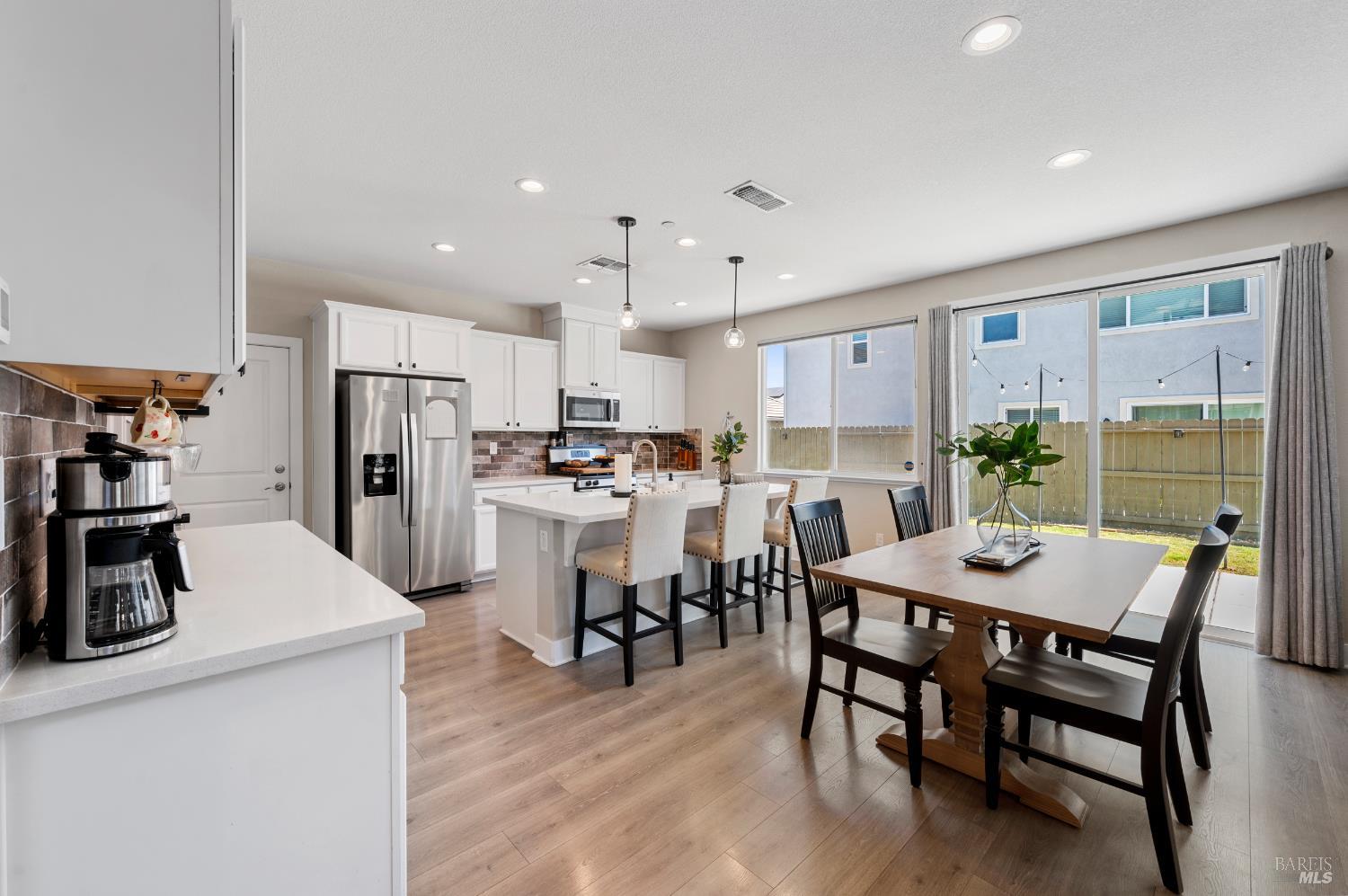 Detail Gallery Image 14 of 37 For 543 Datura Dr, Vacaville,  CA 95687 - 3 Beds | 2/1 Baths