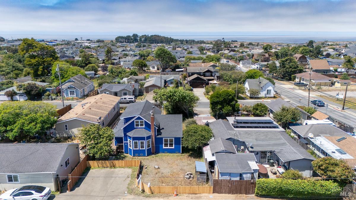 Detail Gallery Image 2 of 24 For 517 S Lincoln St, Fort Bragg,  CA 95437 - 3 Beds | 1 Baths