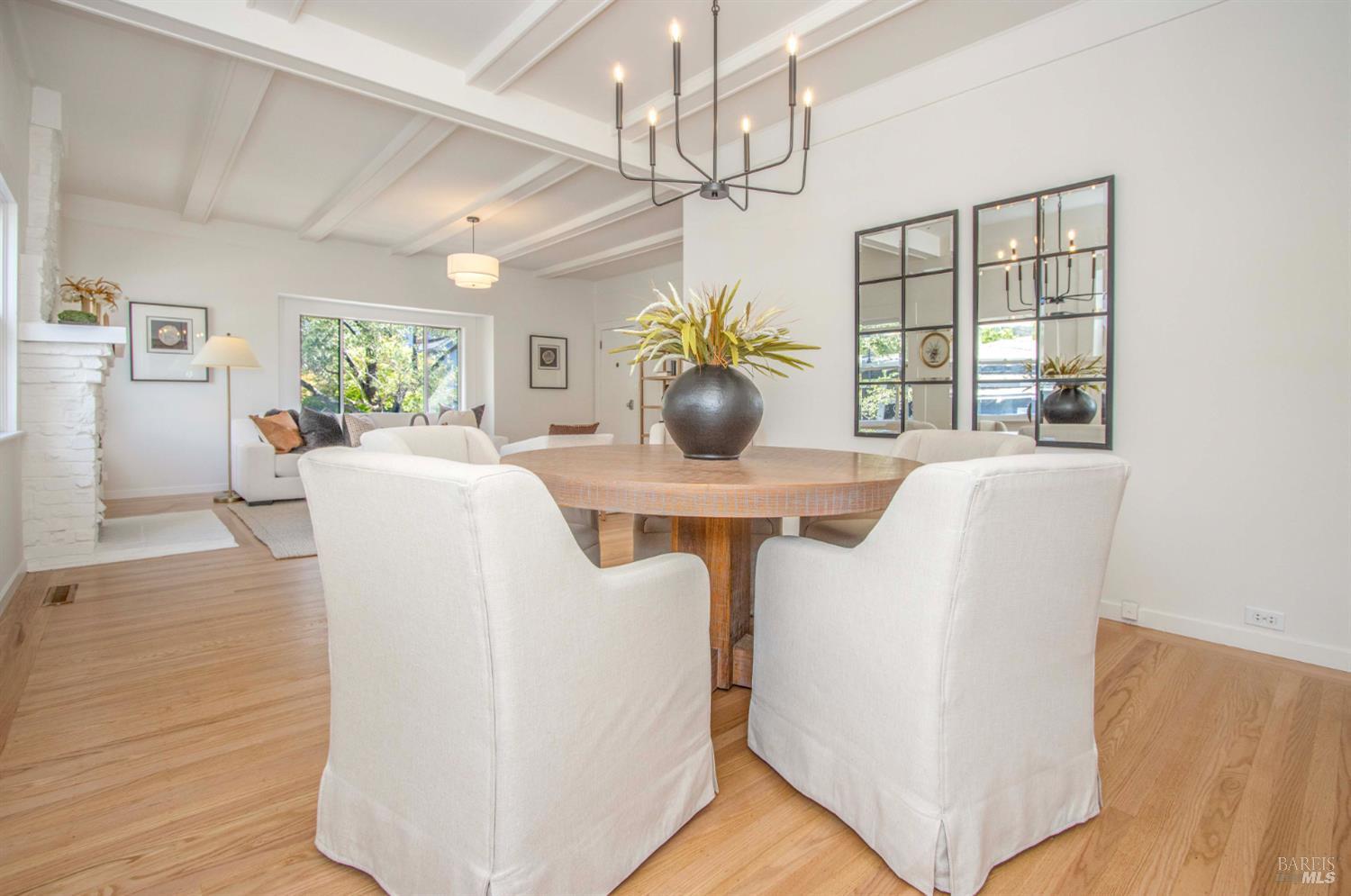 Detail Gallery Image 7 of 29 For 231 Center St, San Rafael,  CA 94901 - 3 Beds | 2/1 Baths
