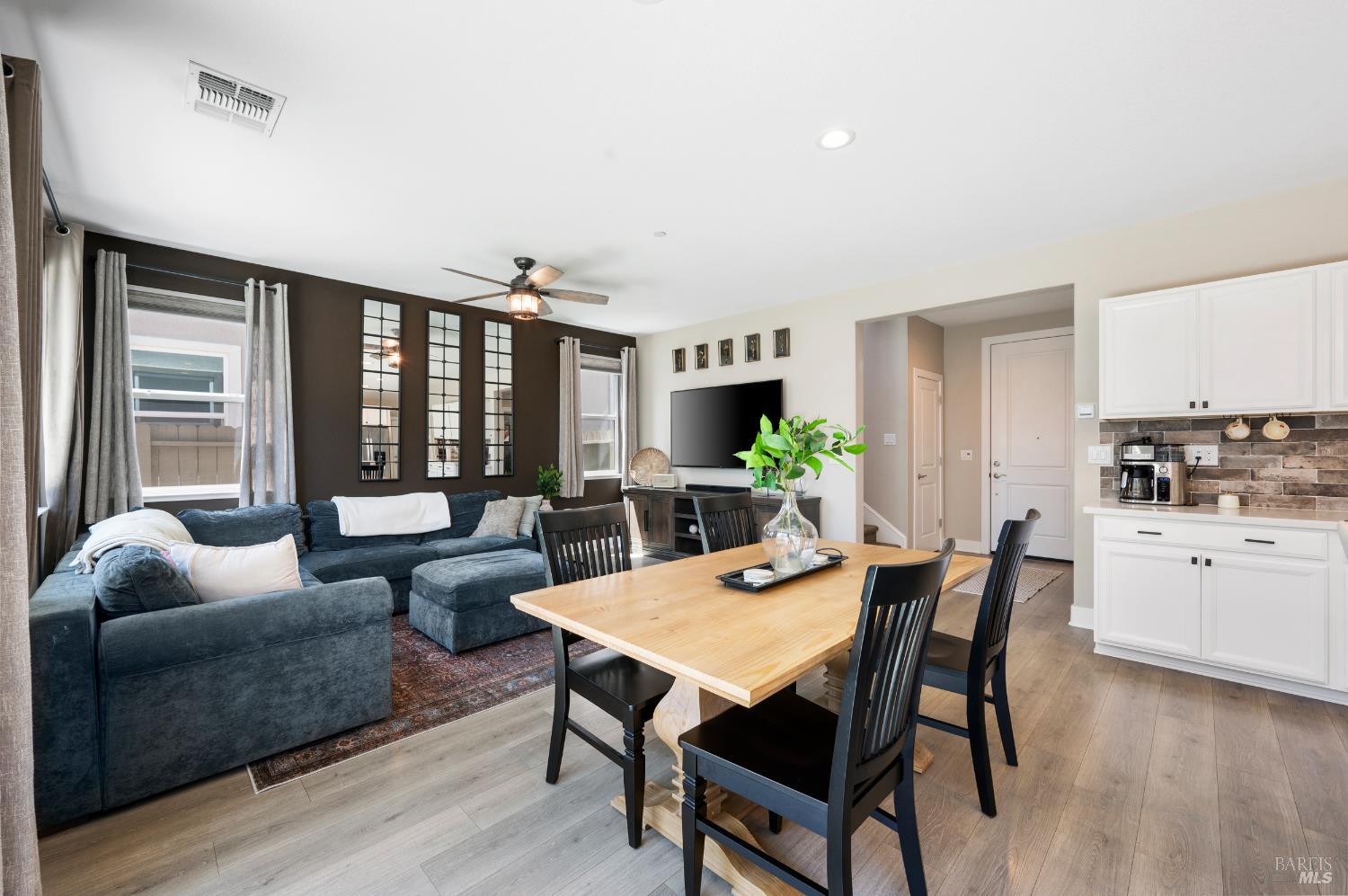 Detail Gallery Image 11 of 37 For 543 Datura Dr, Vacaville,  CA 95687 - 3 Beds | 2/1 Baths
