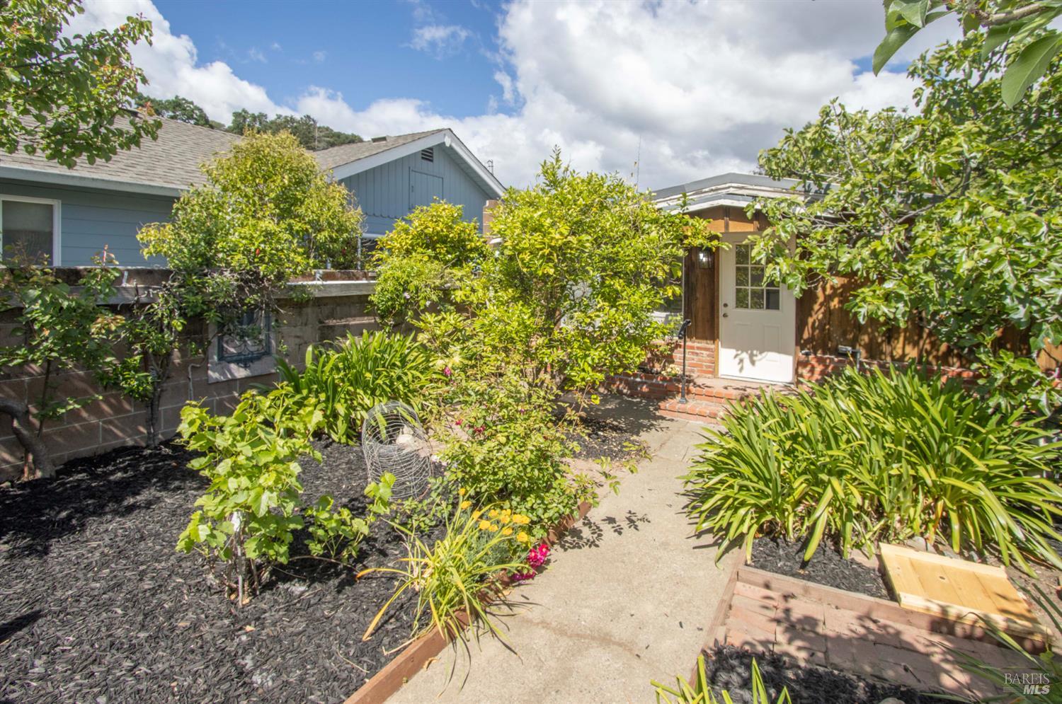 Detail Gallery Image 19 of 29 For 231 Center St, San Rafael,  CA 94901 - 3 Beds | 2/1 Baths