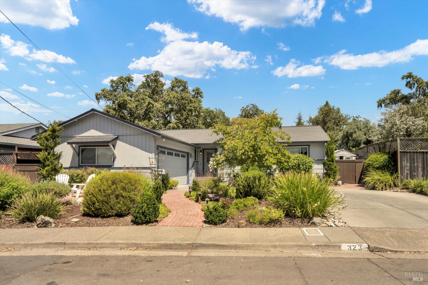 Detail Gallery Image 30 of 30 For 323 Willow Glen Ct, Healdsburg,  CA 95448 - 3 Beds | 2 Baths
