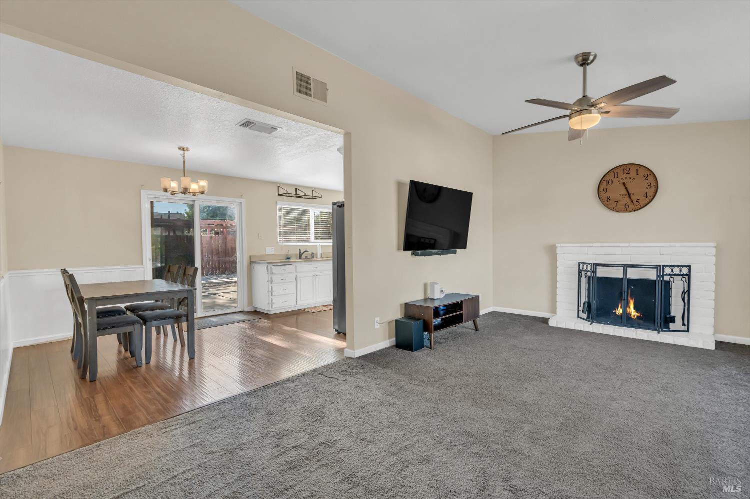 Detail Gallery Image 10 of 36 For 136 Brockton Ct, Vacaville,  CA 95687 - 4 Beds | 2 Baths