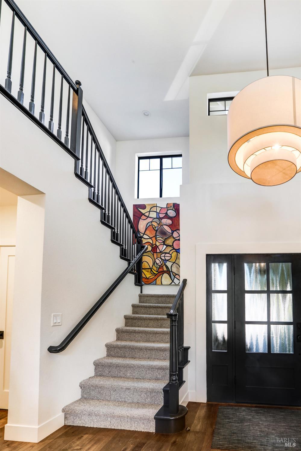 Detail Gallery Image 17 of 37 For 319 Jester Ct, Petaluma,  CA 94954 - 5 Beds | 3 Baths