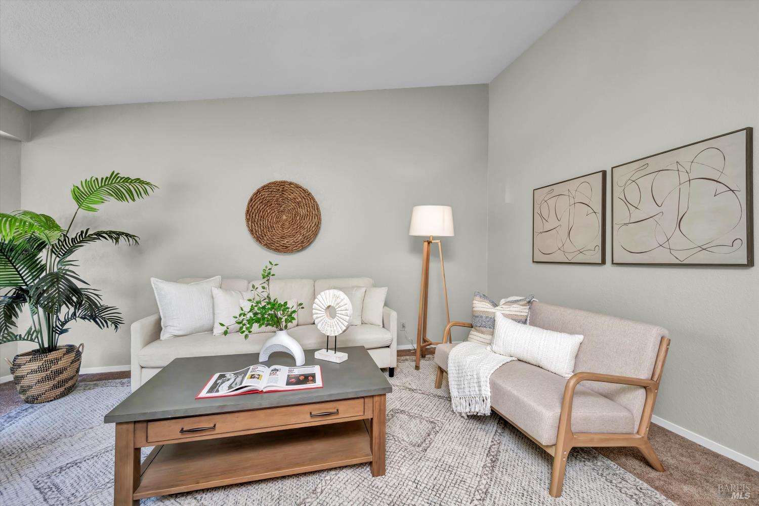 Detail Gallery Image 1 of 1 For 175 Vine Dr, Cloverdale,  CA 95425 - 3 Beds | 2 Baths