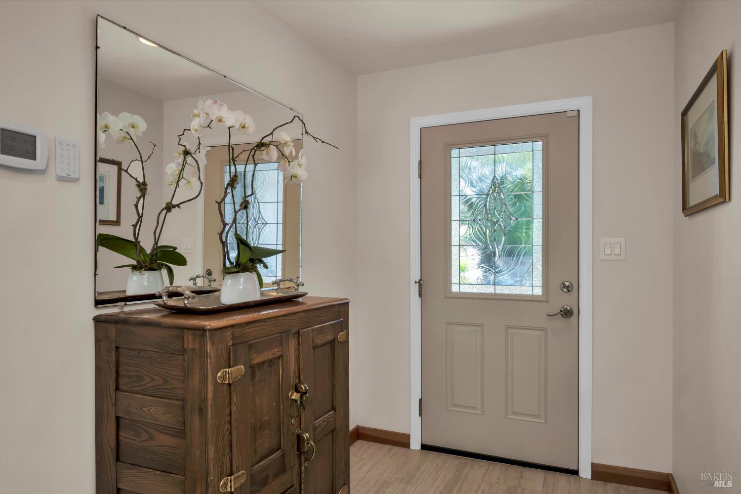 Detail Gallery Image 7 of 30 For 323 Willow Glen Ct, Healdsburg,  CA 95448 - 3 Beds | 2 Baths