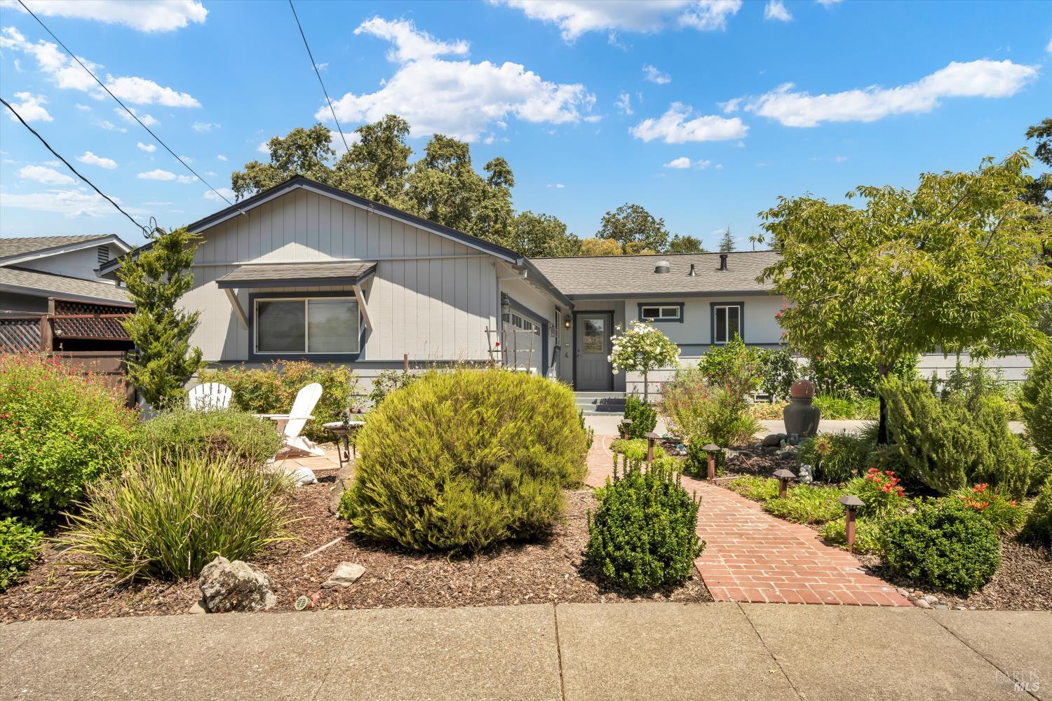Detail Gallery Image 29 of 30 For 323 Willow Glen Ct, Healdsburg,  CA 95448 - 3 Beds | 2 Baths
