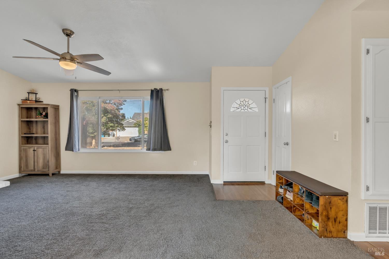 Detail Gallery Image 7 of 36 For 136 Brockton Ct, Vacaville,  CA 95687 - 4 Beds | 2 Baths